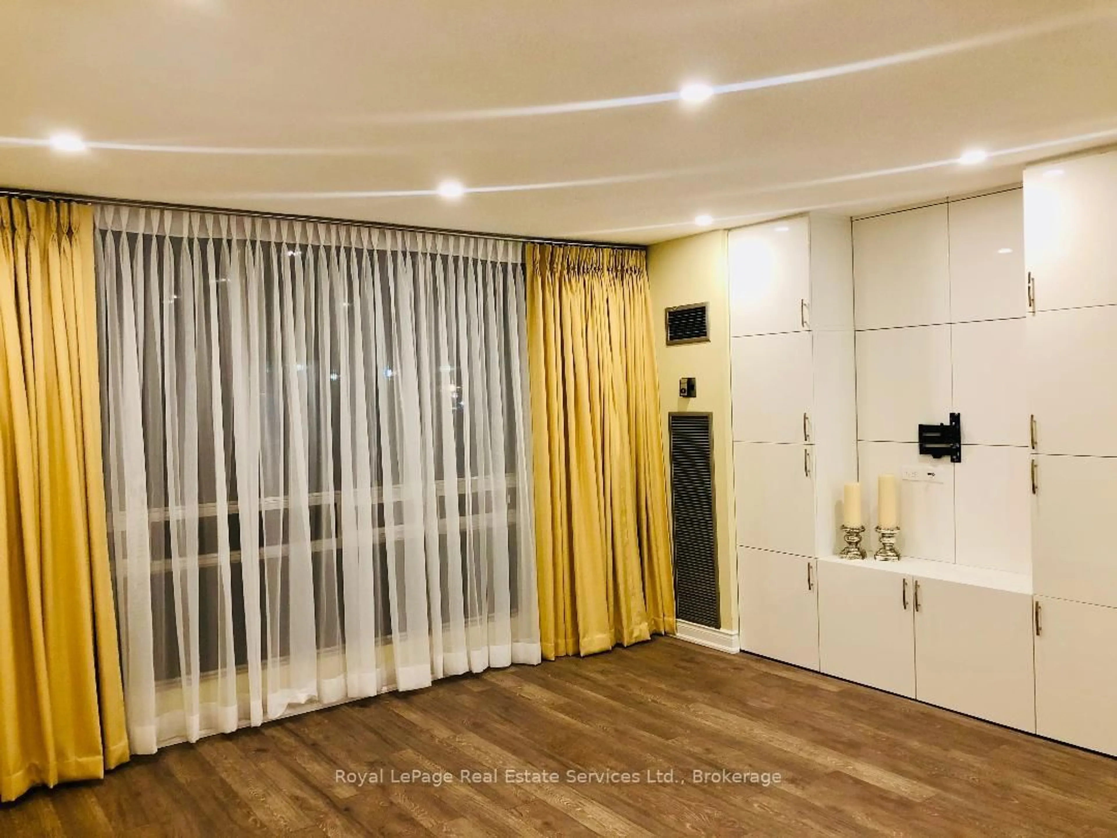 A pic of a room for 2185 Marine Dr #105, Oakville Ontario L6L 5L6