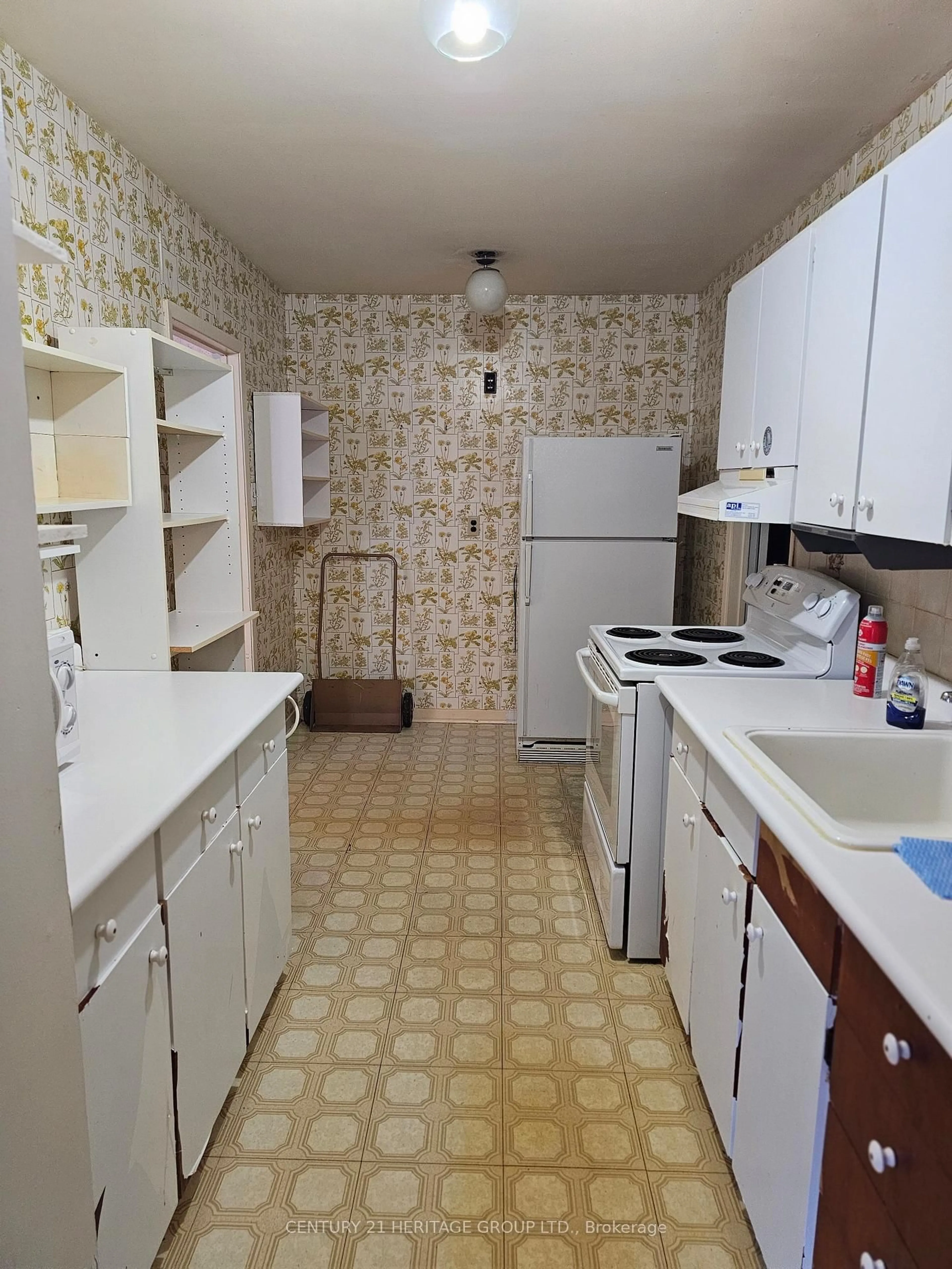Standard kitchen, unknown for 70 Driftwood Ave #161, Toronto Ontario M3N 2M5