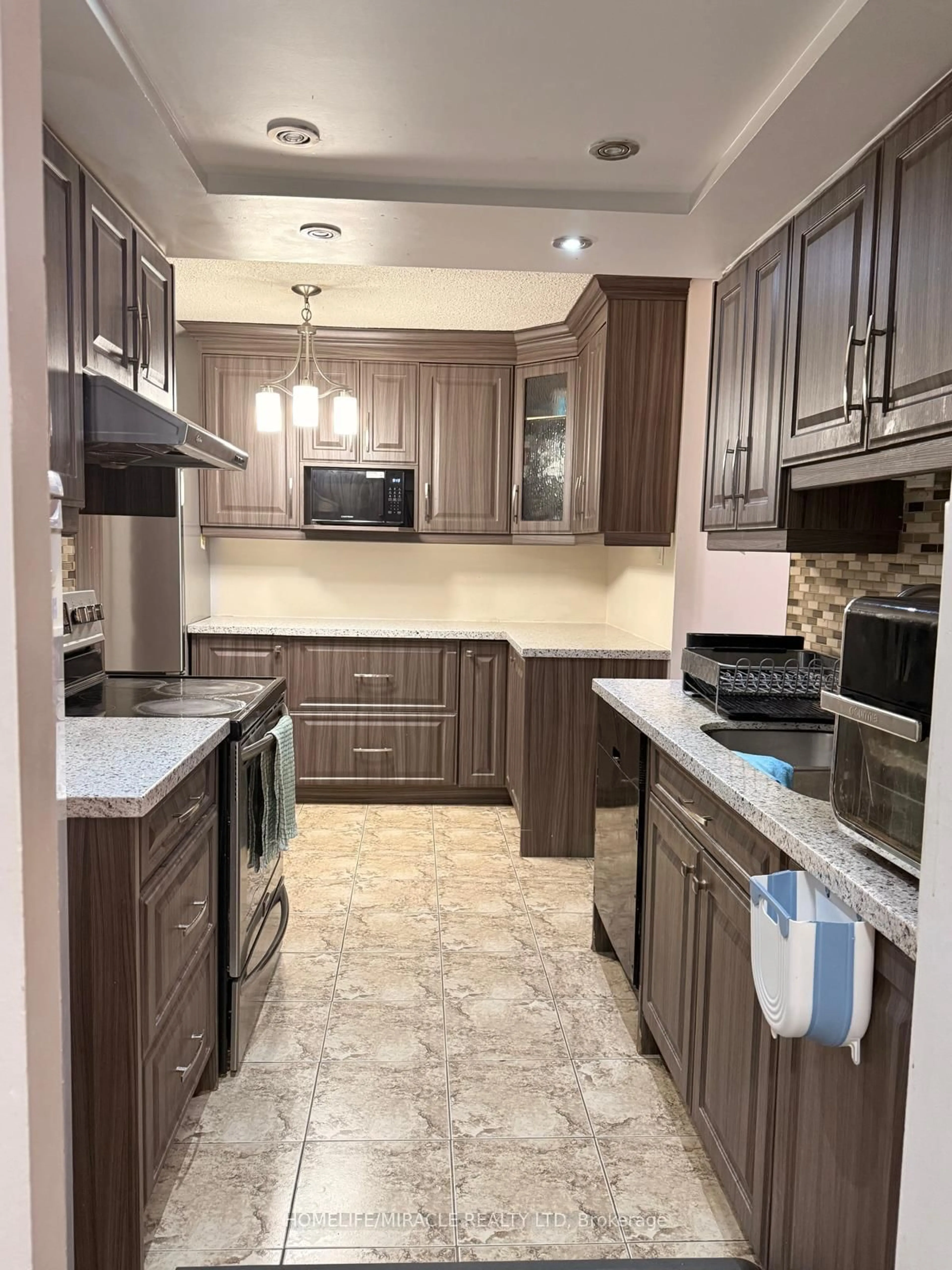 Unknown for 5 Lisa St #409, Brampton Ontario L6T 4T4