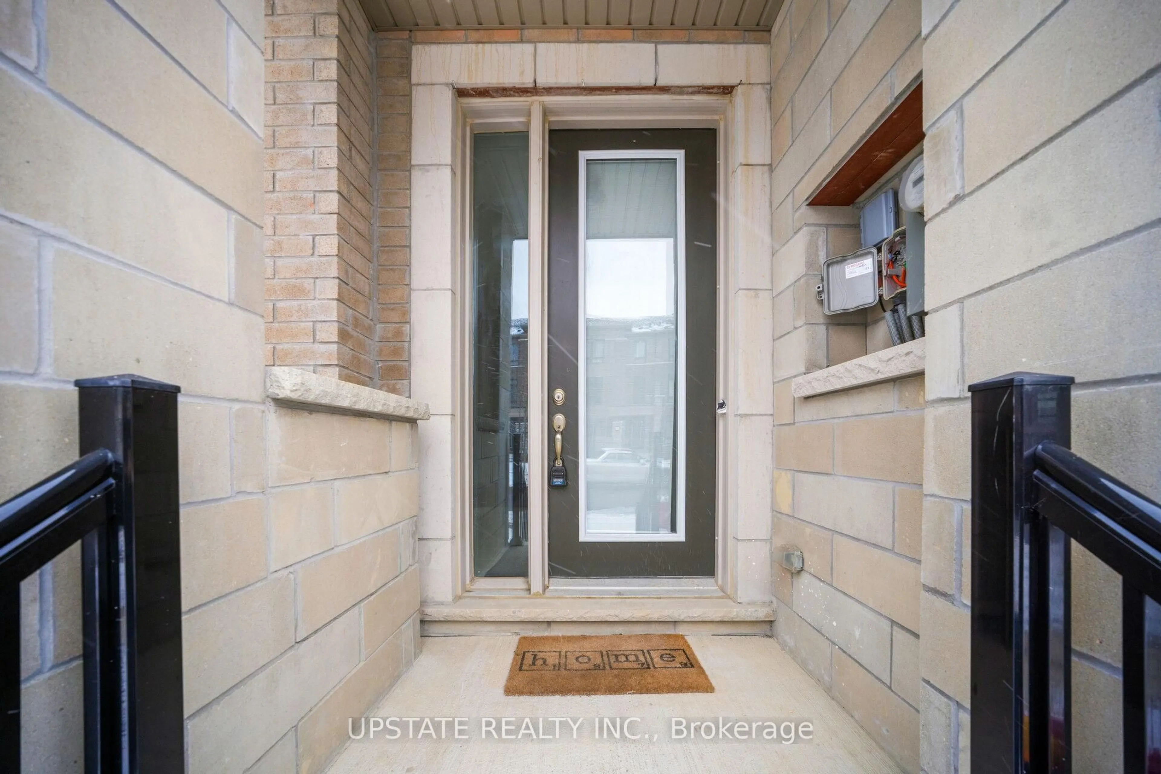 Indoor entryway for 29 Ravenbury St, Brampton Ontario L6P 4P6