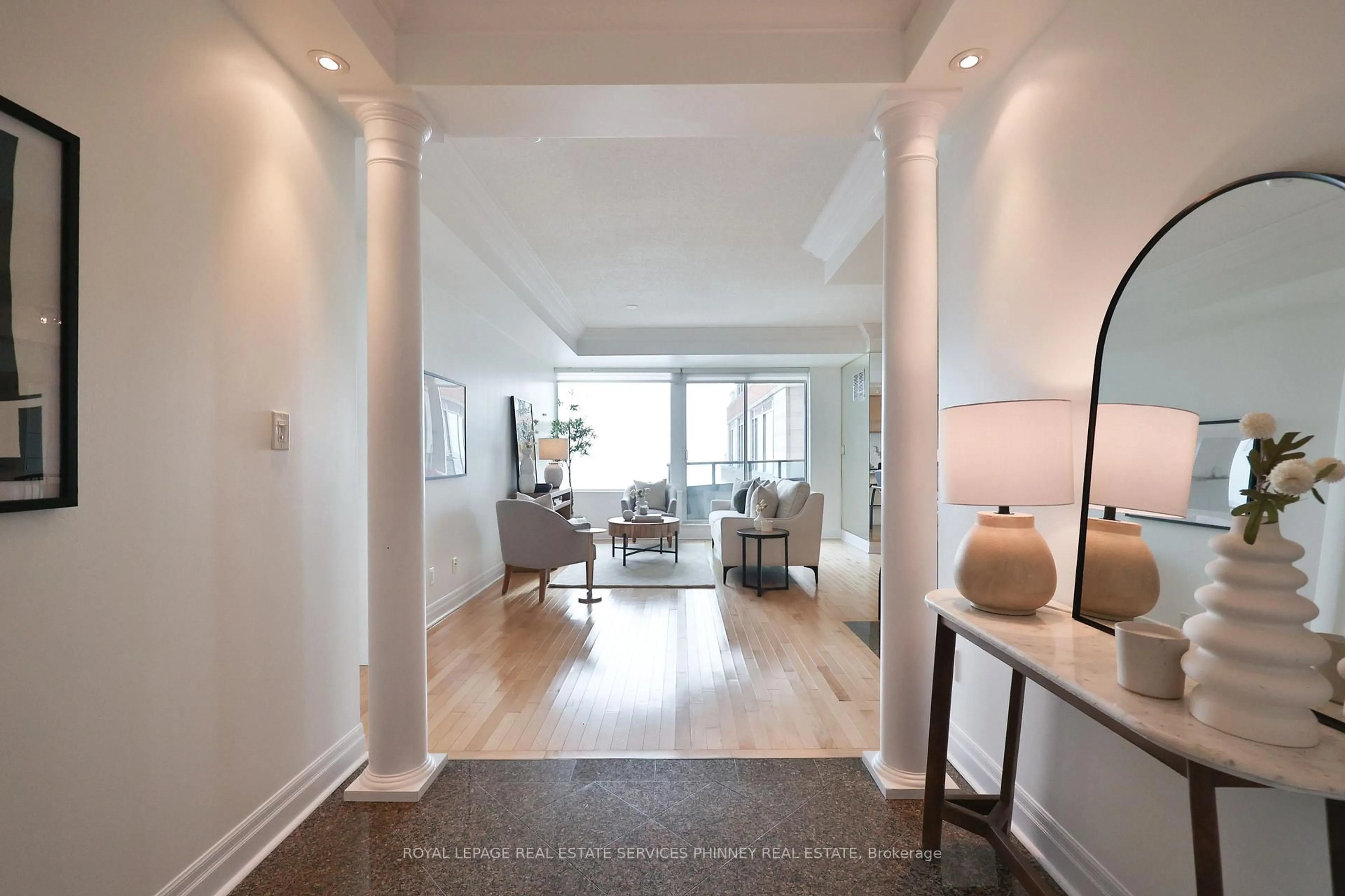 Indoor entryway for 65 Port St #409, Mississauga Ontario L5G 4V3