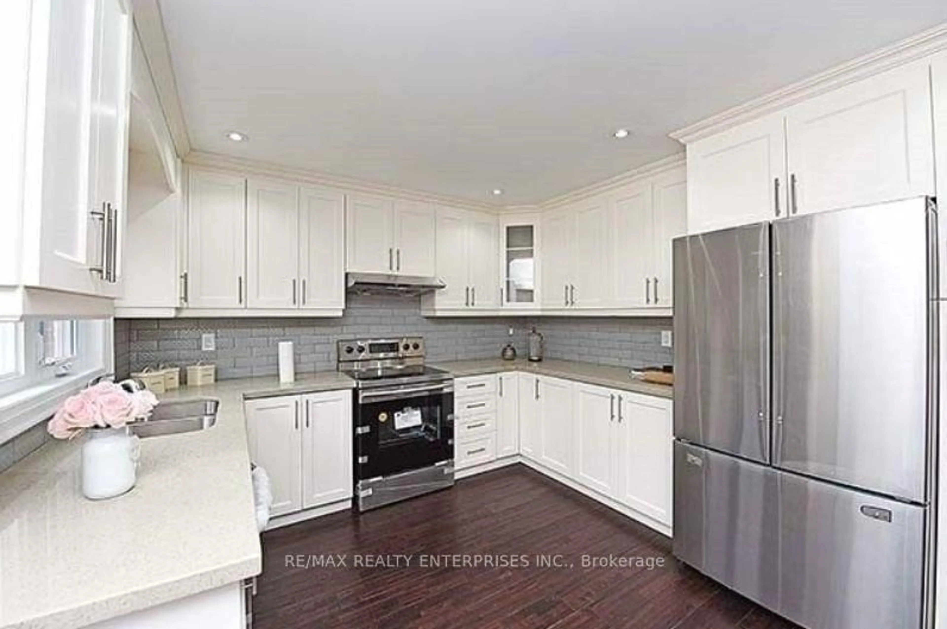 Open concept kitchen, unknown for 4149 Pascal Crt, Mississauga Ontario L4W 3C4
