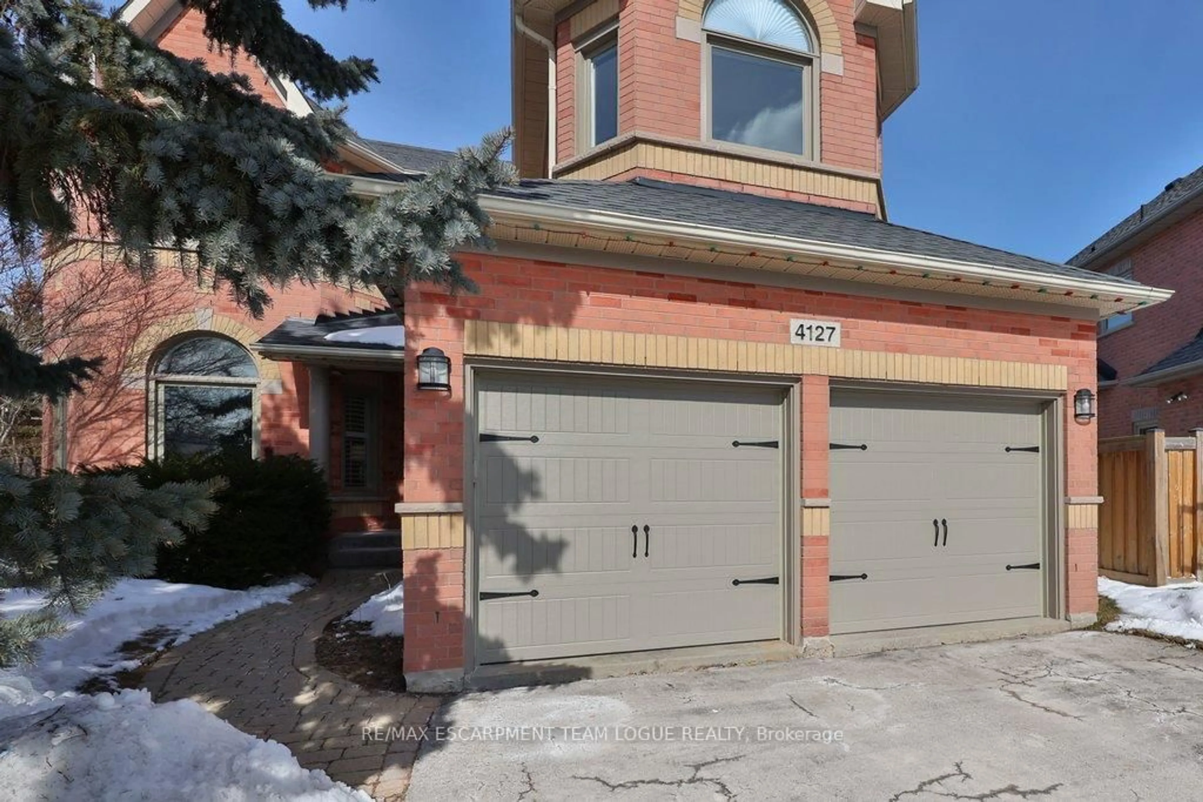 Home with brick exterior material, street for 4127 Bonavista Cres, Burlington Ontario L7M 4J3