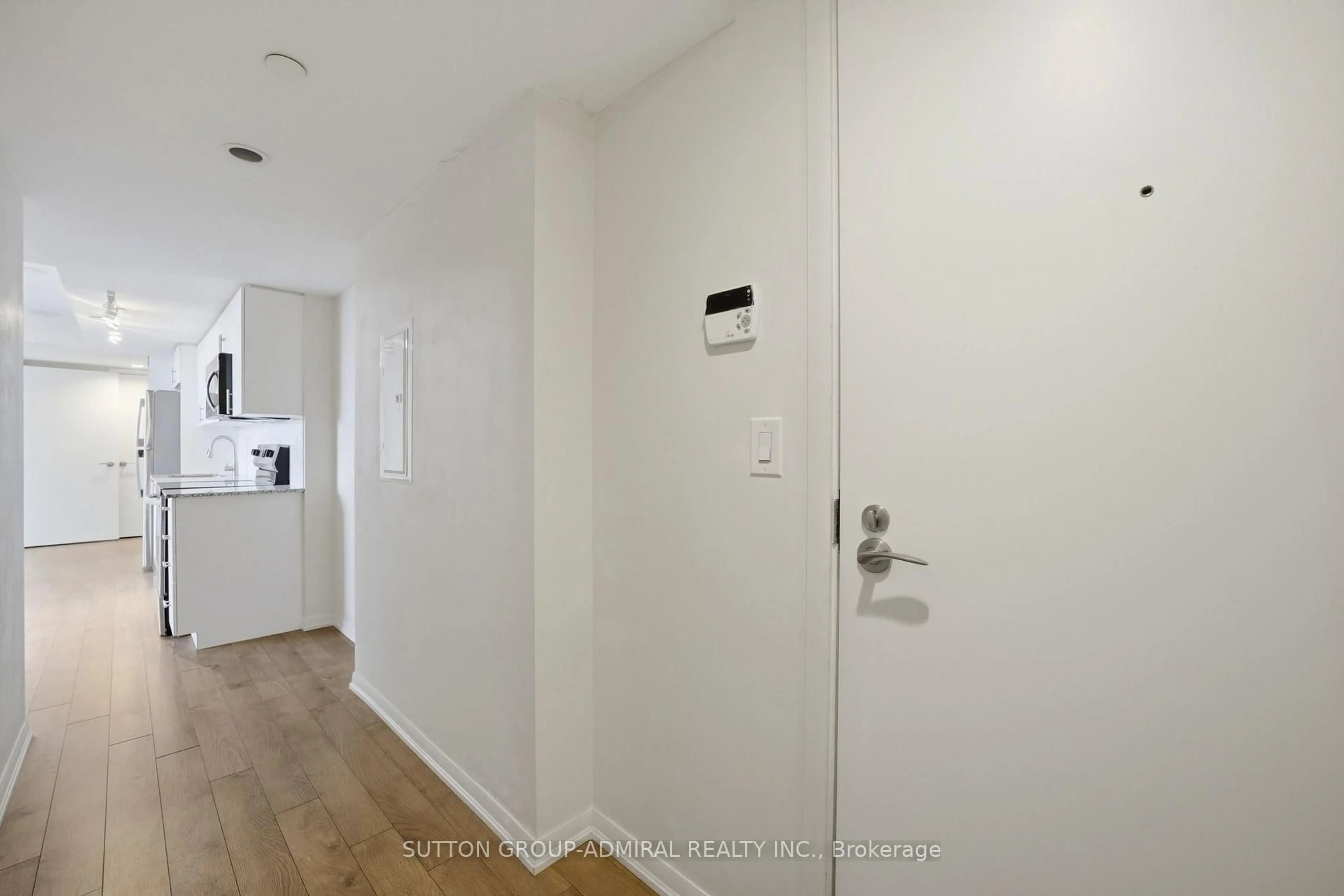 Indoor entryway for 3091 Dufferin St #908, Toronto Ontario M6A 0C4