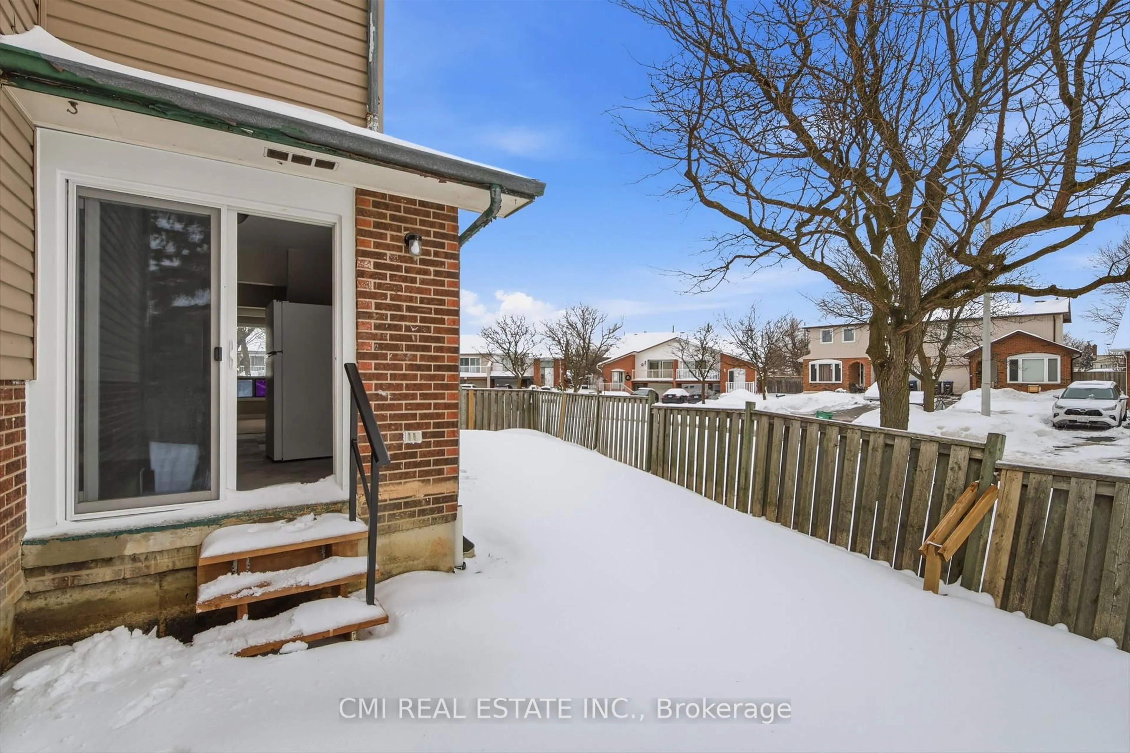 Patio, street for 47 Carter Dr, Brampton Ontario L6V 3N4