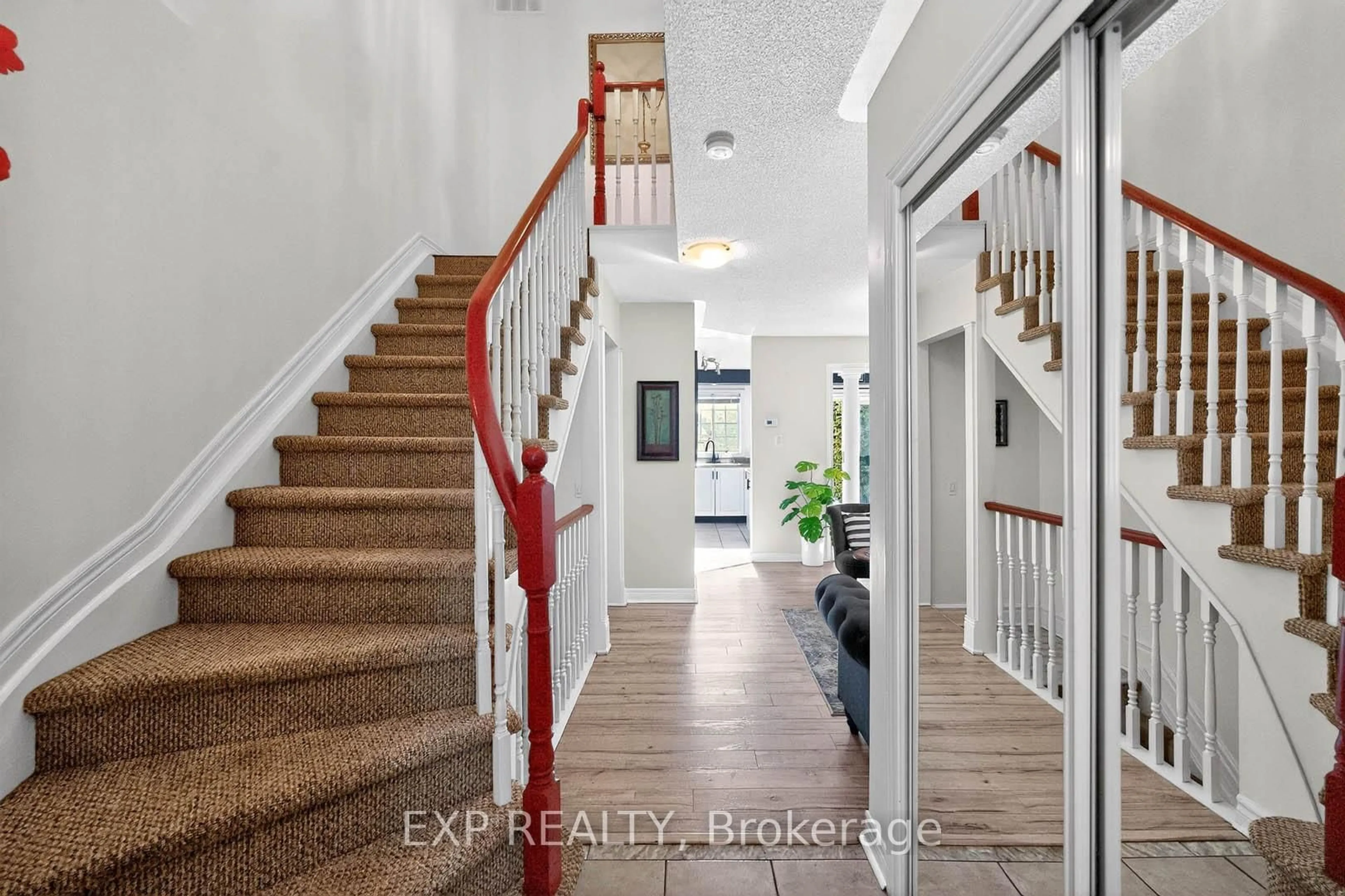 Indoor entryway for 9800 Mclaughlin Rd #34, Brampton Ontario L6X 4R1