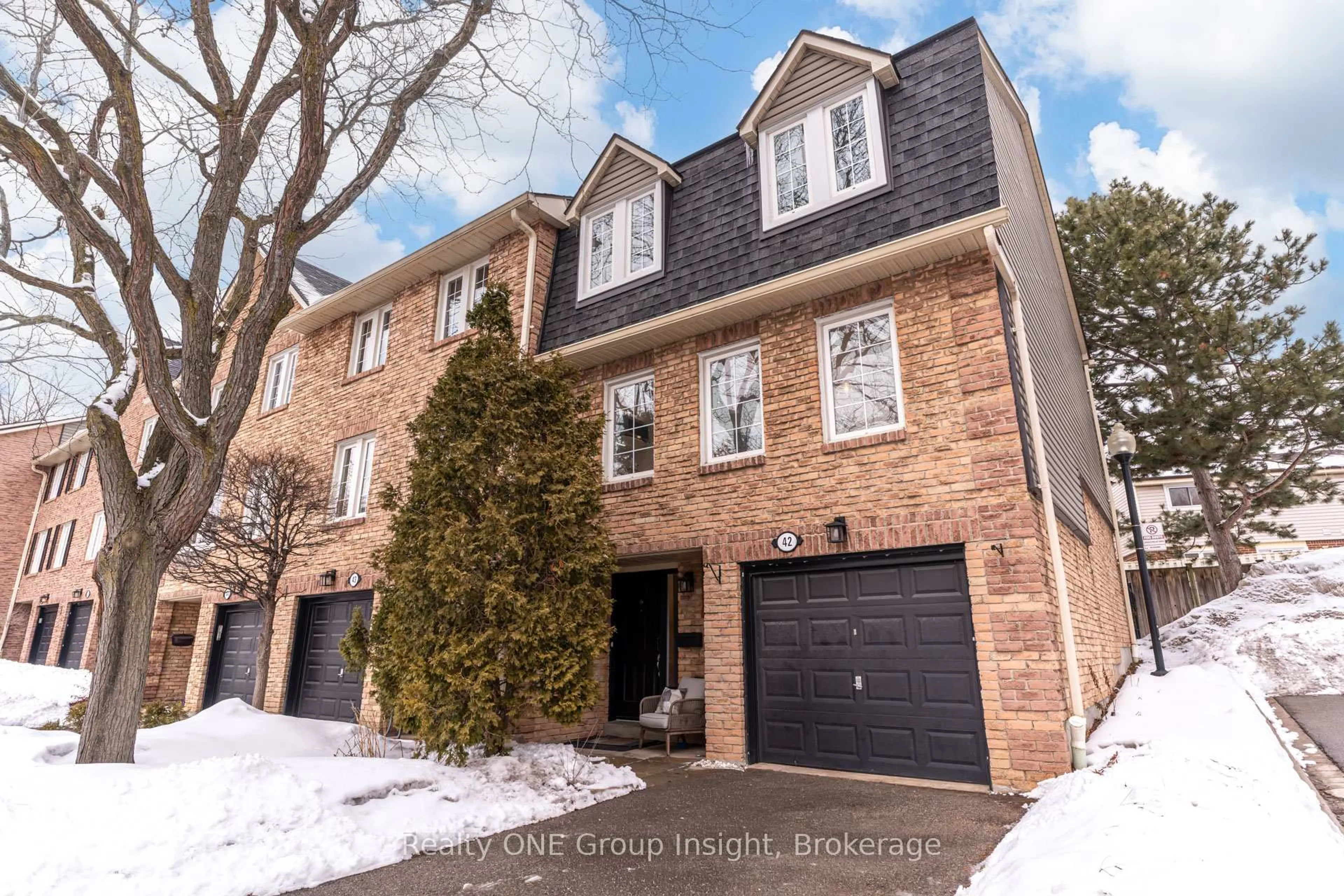 Home with brick exterior material, street for 2766 Folkway Dr #42, Mississauga Ontario L5L 3M3