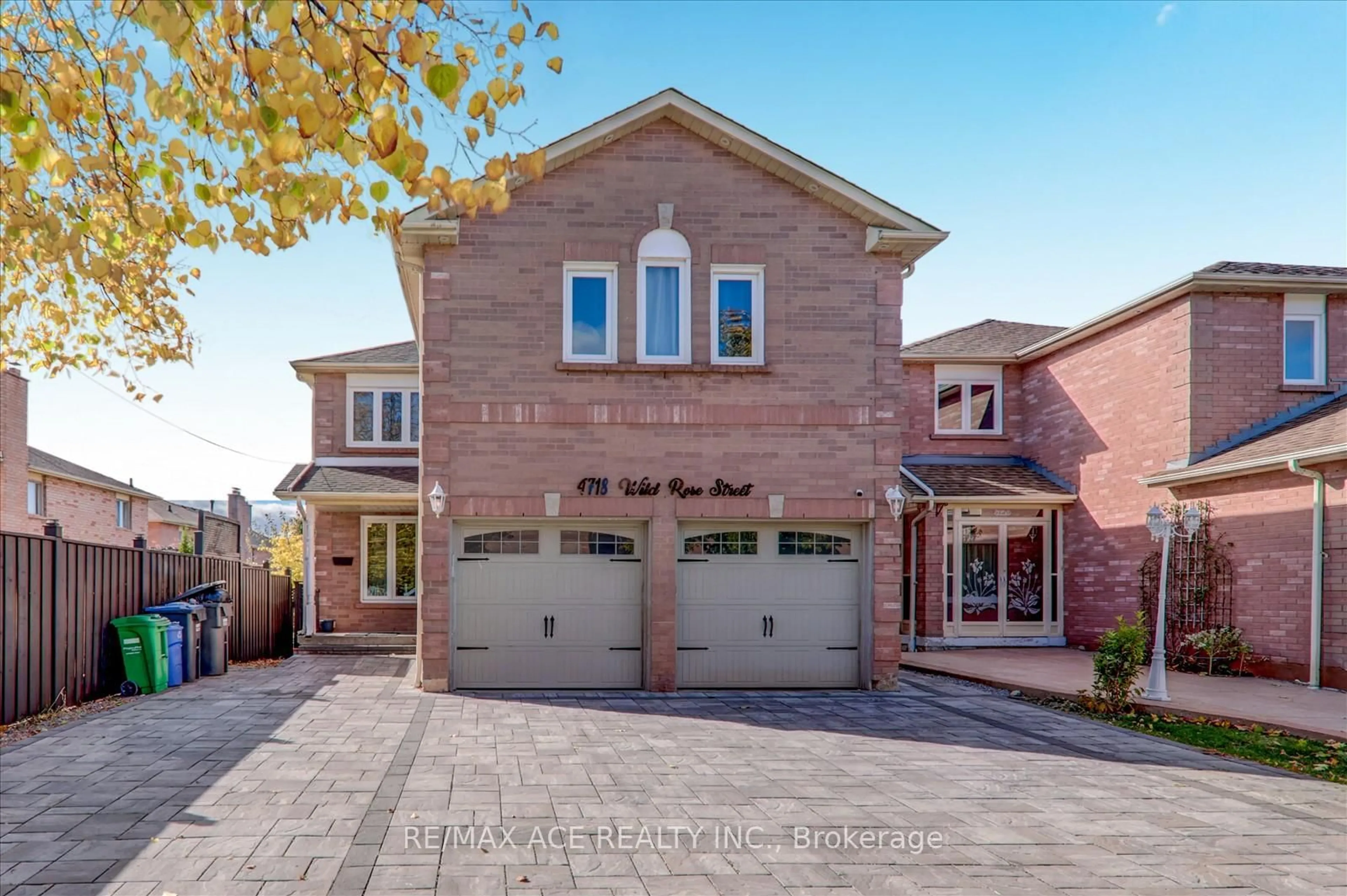 Home with brick exterior material, street for 4718 Wild Rose St, Mississauga Ontario L5M 5H3