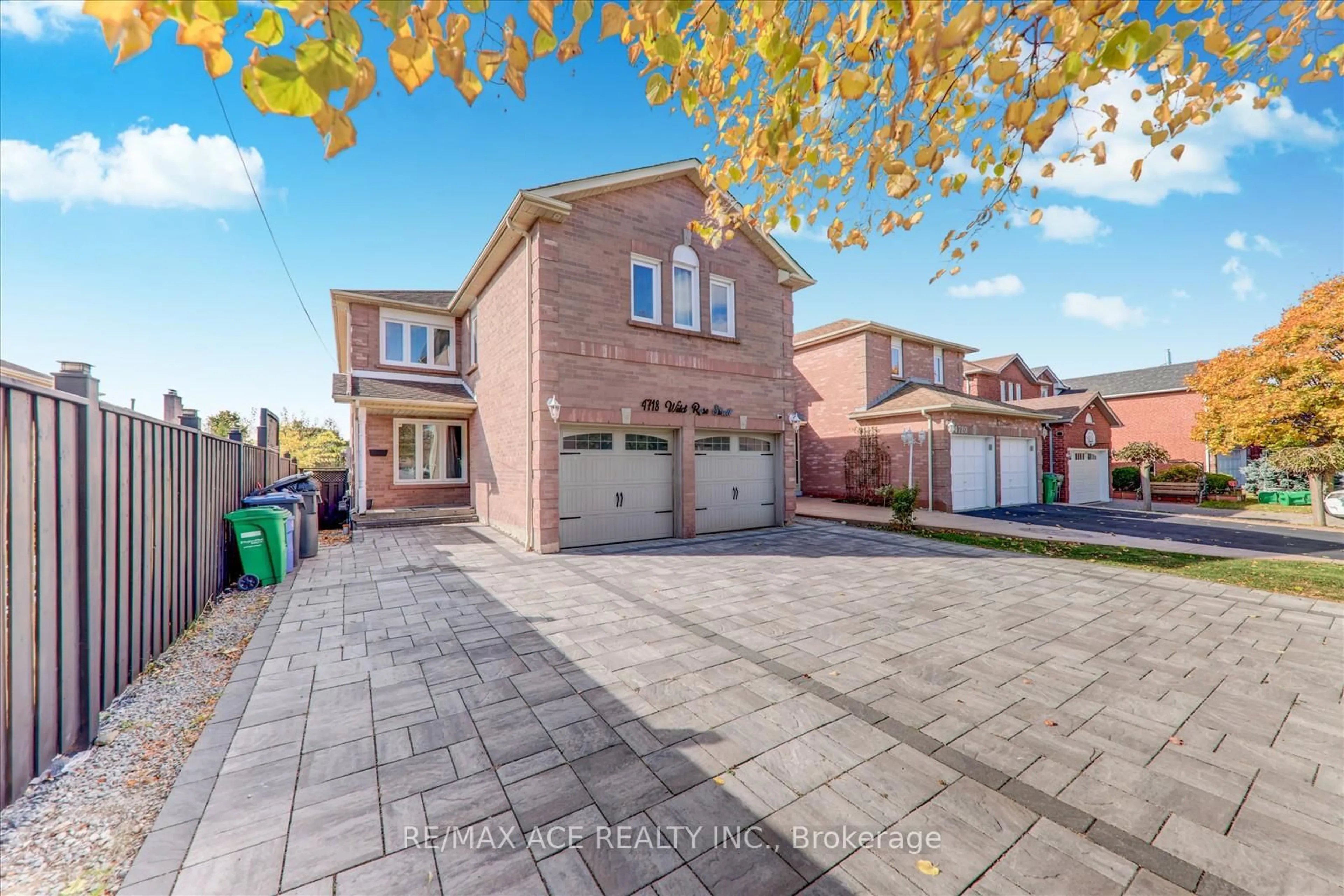 Home with brick exterior material, street for 4718 Wild Rose St, Mississauga Ontario L5M 5H3