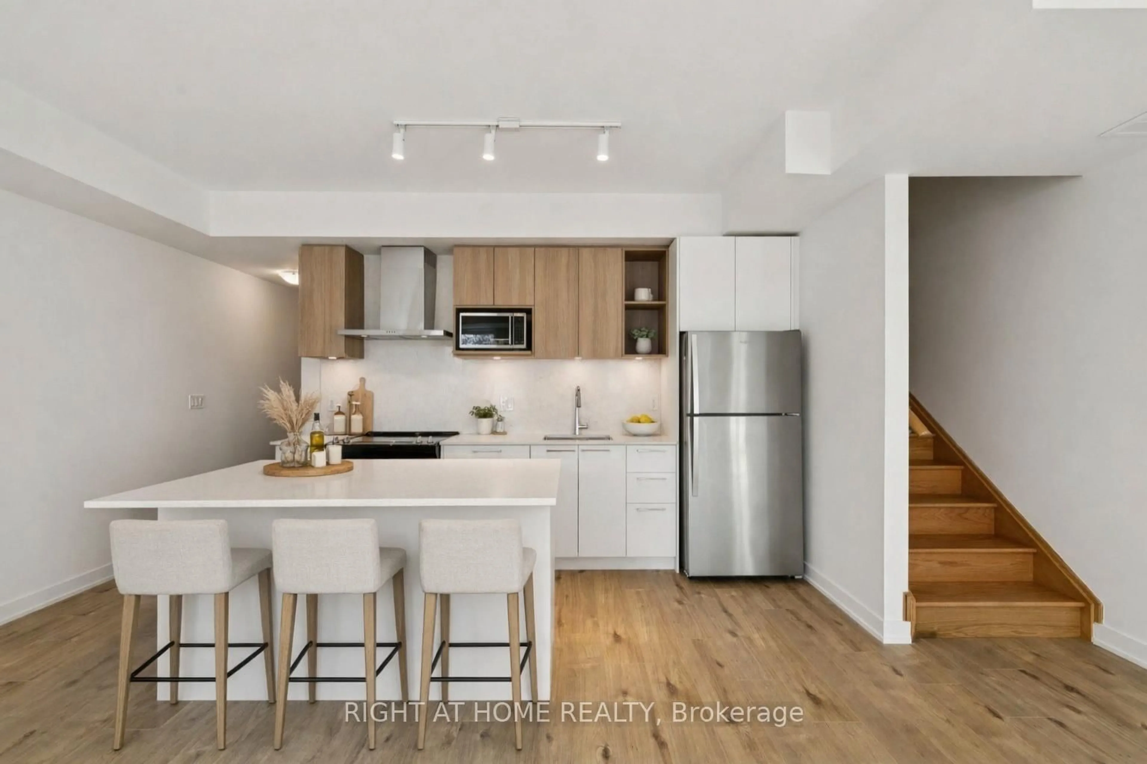 Open concept kitchen, unknown for 496 Plains Rd #TH30 (unit# 9), Burlington Ontario L7T 2E1