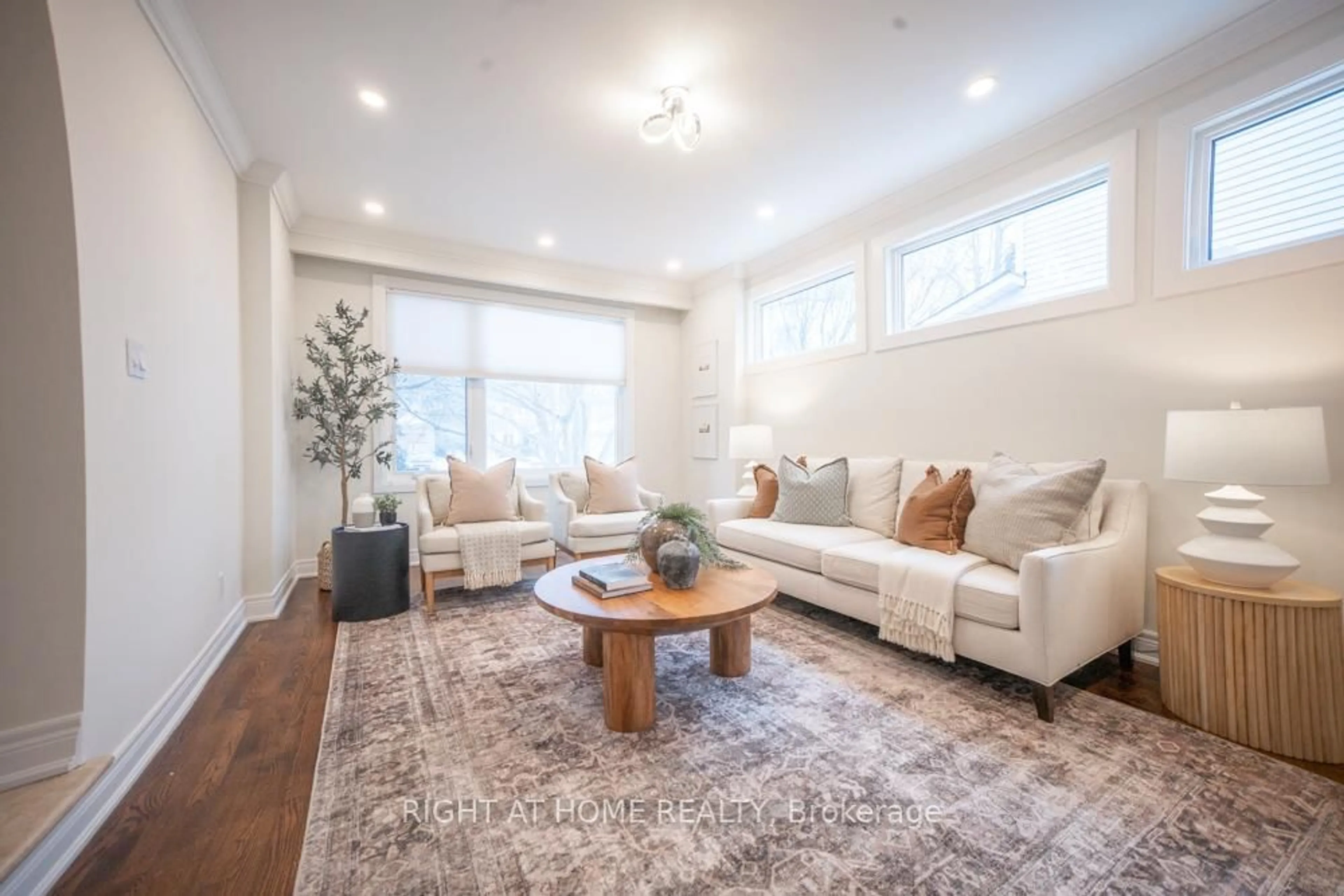 Living room with furniture, unknown for 155 Cheverie St, Oakville Ontario L6J 6C3