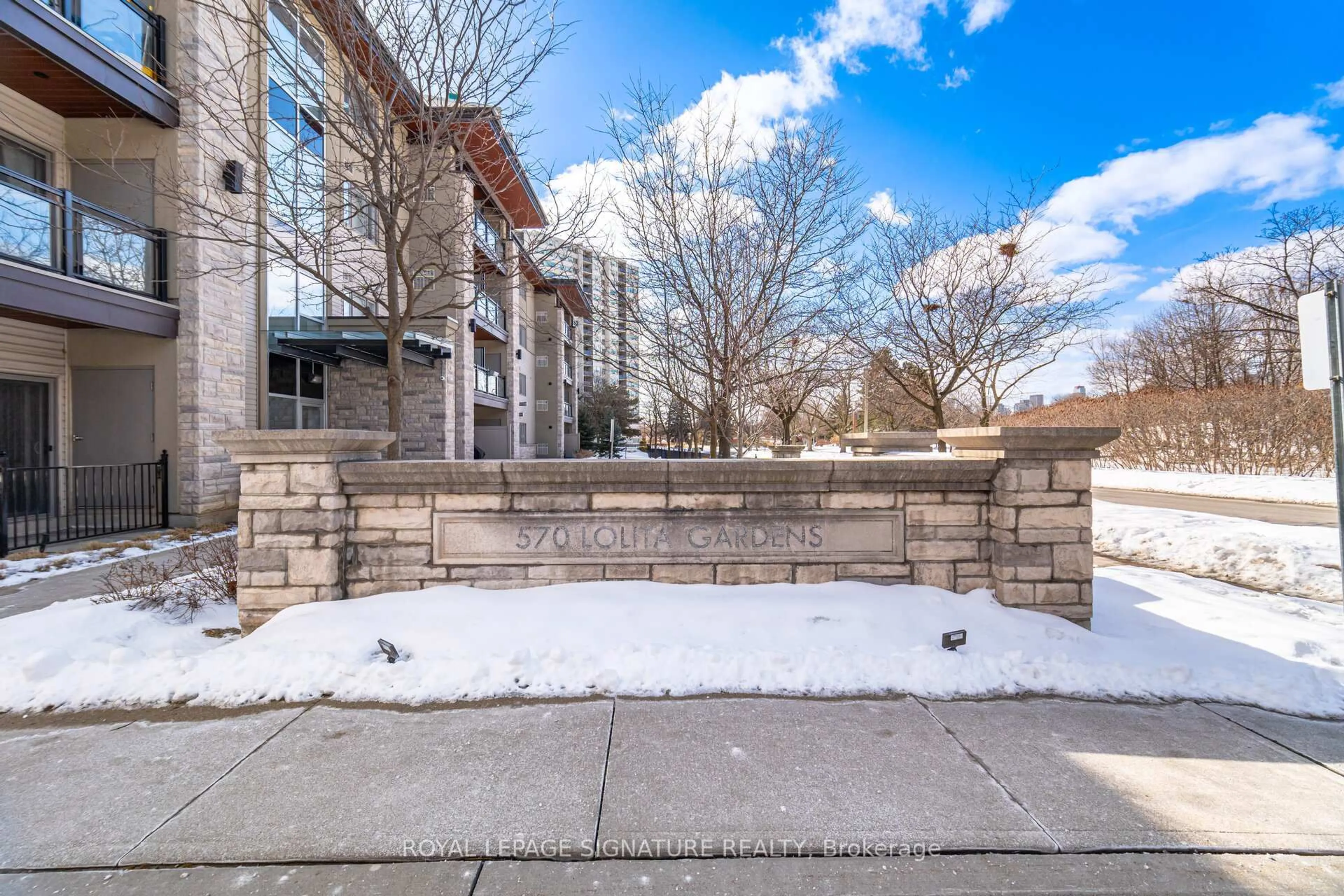 Patio, unknown for 570 Lolita Gdns #231, Mississauga Ontario L5A 0A1