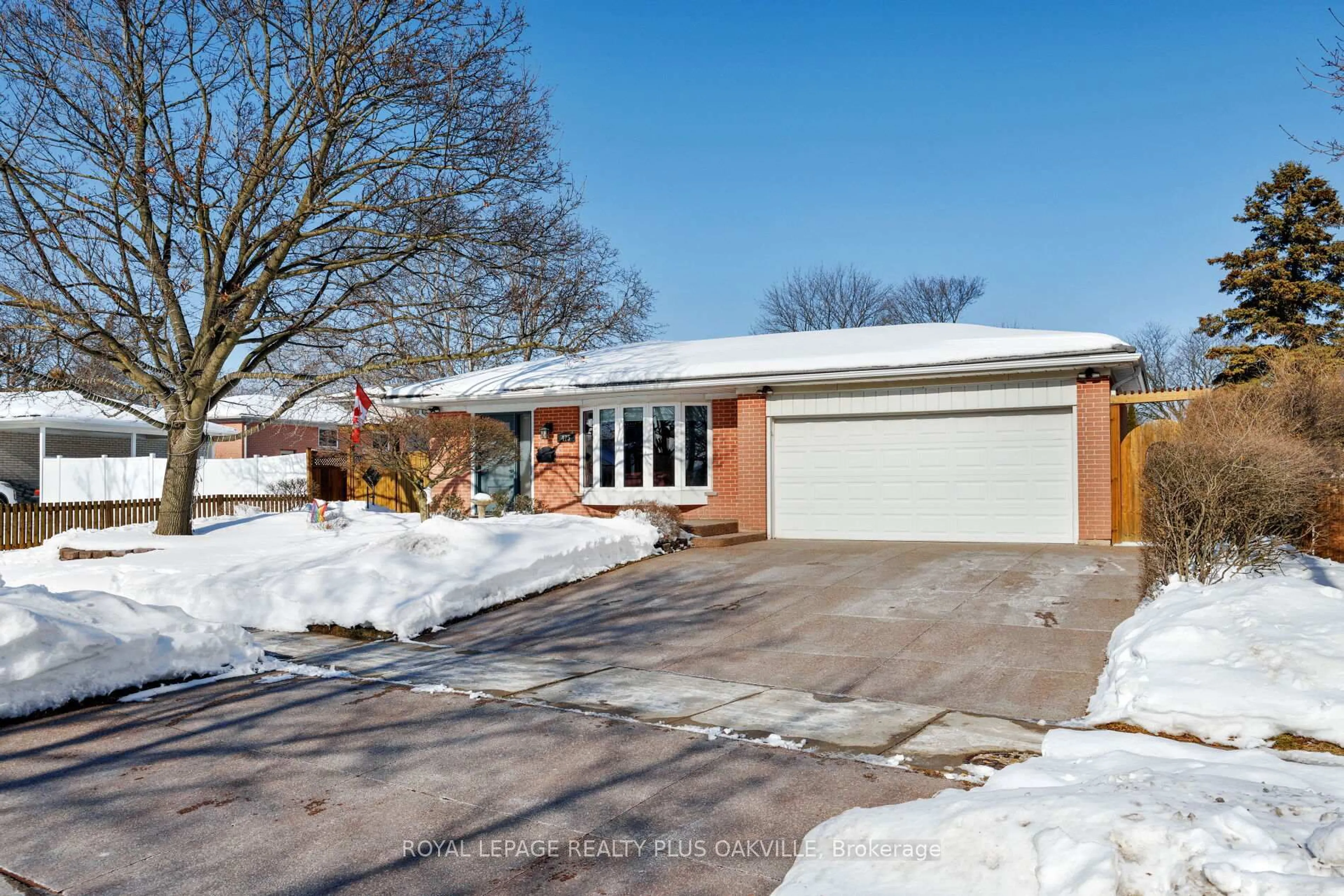 Home with brick exterior material, street for 475 Sunset Dr, Oakville Ontario L6L 3N3