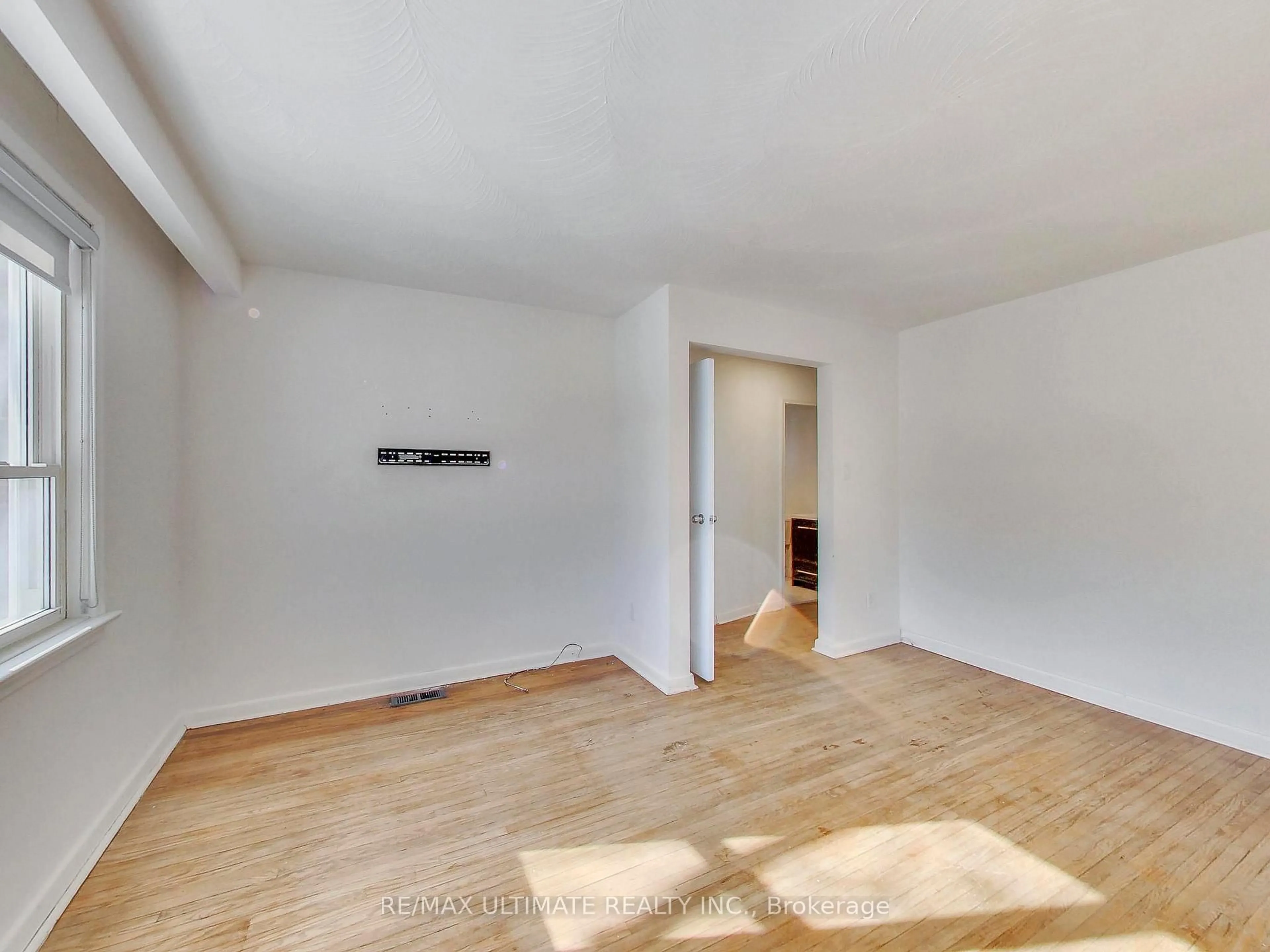 A pic of a room for 120 Edinborough Crt, Toronto Ontario M6N 2E8