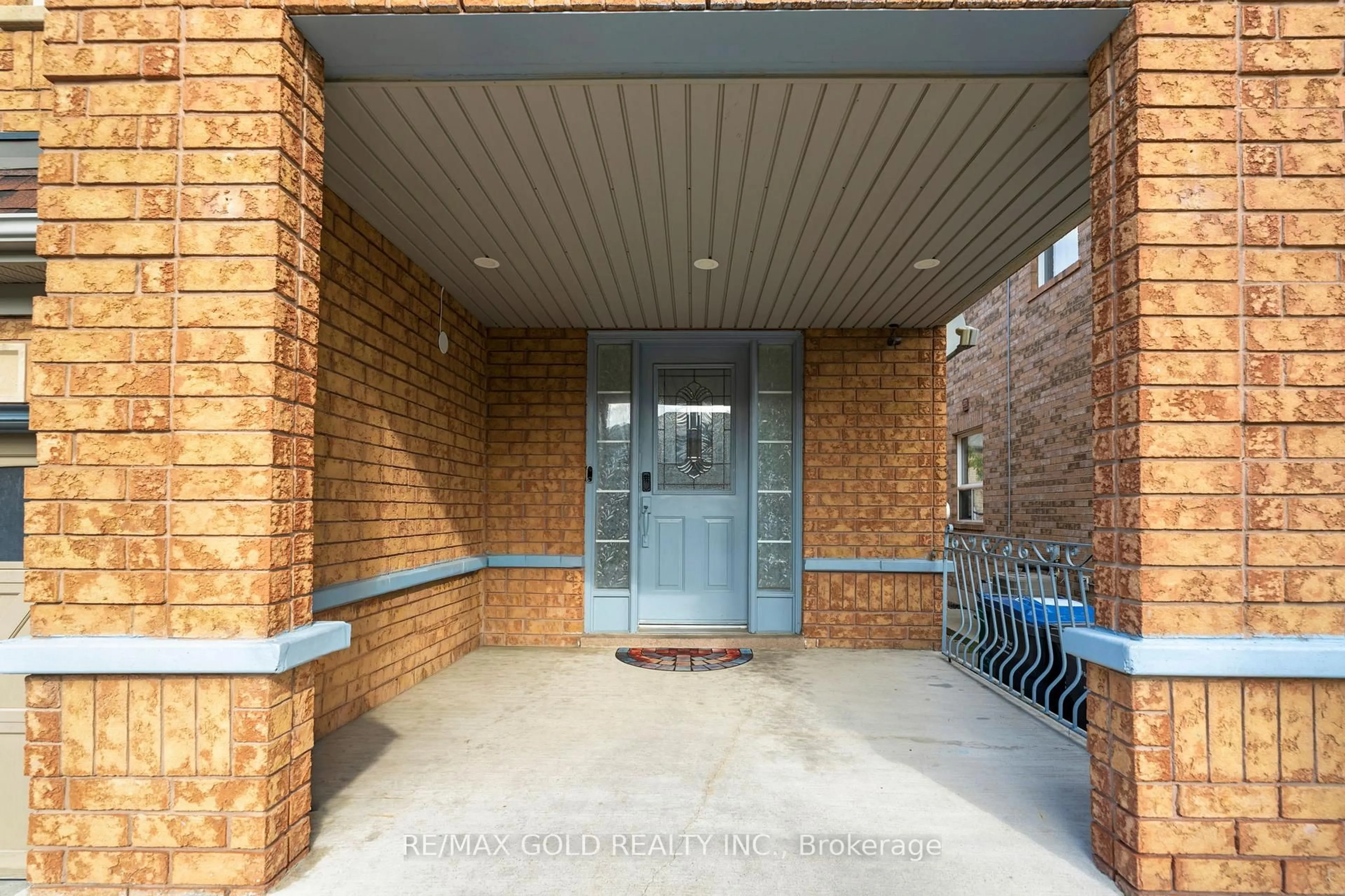 Unknown for 5 Farthingale Cres, Brampton Ontario L7A 1R3