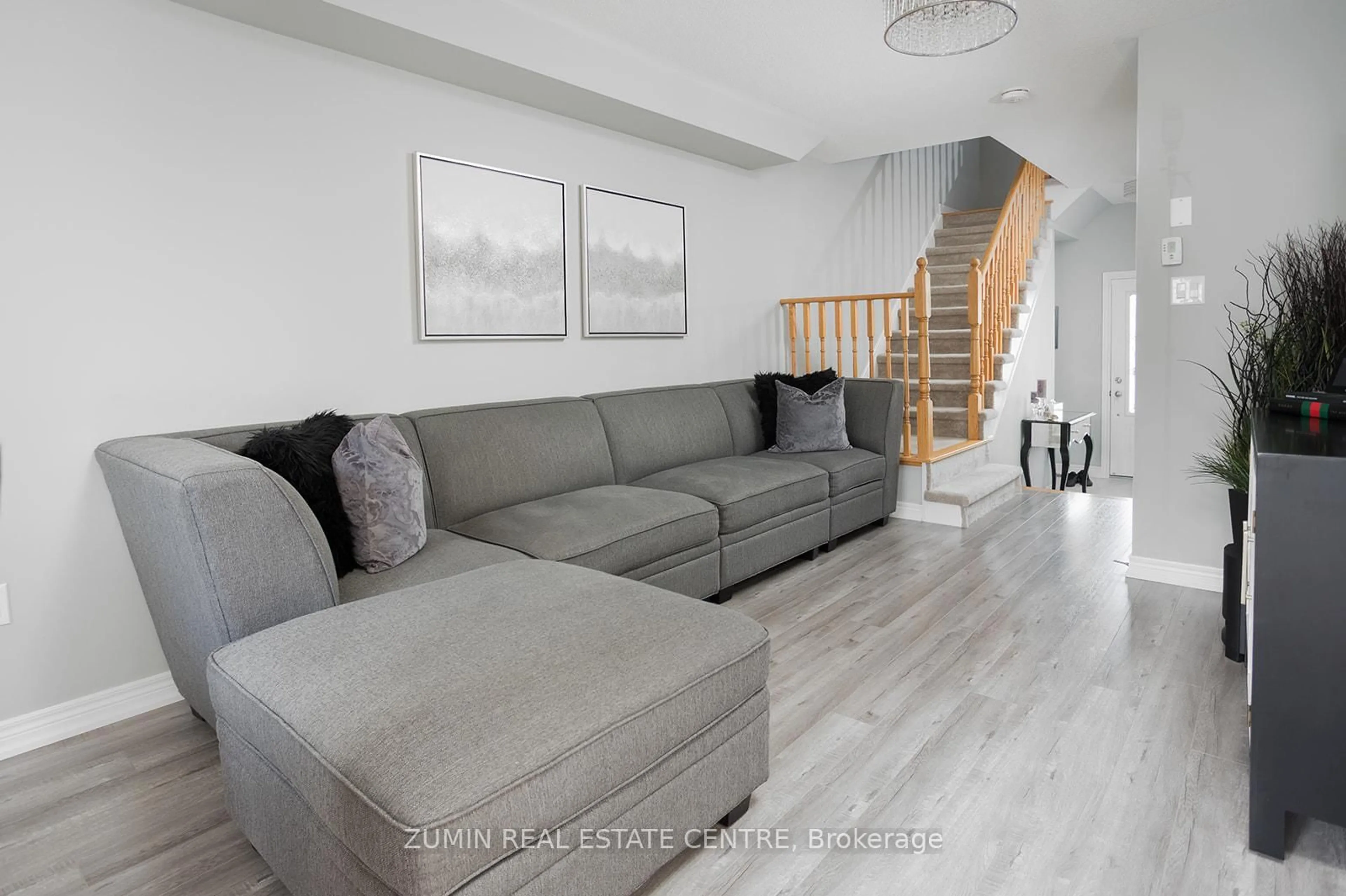 Living room with furniture, unknown for 3114 Michelangelo Rd, Burlington Ontario L7M 0Z7