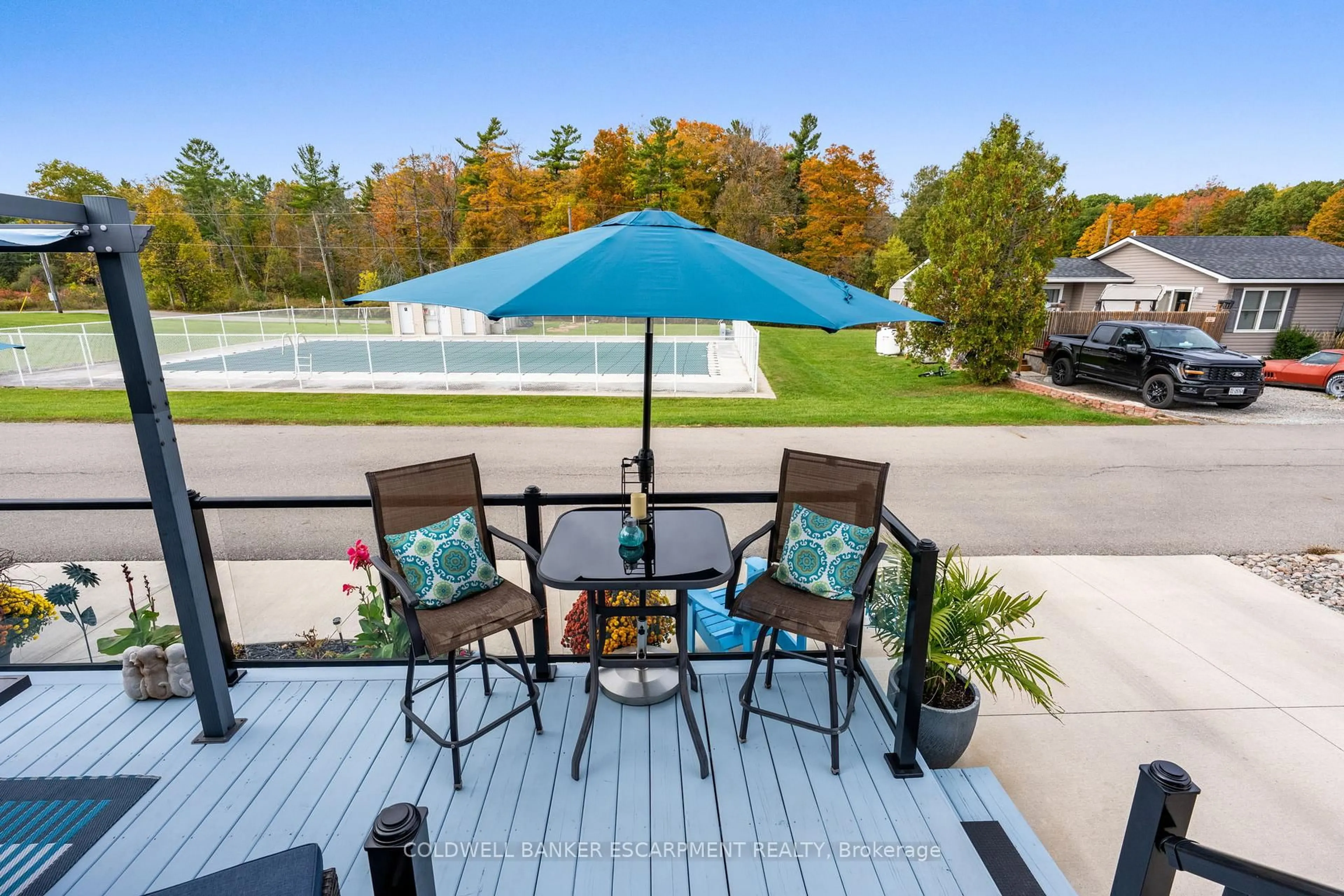 Patio, water/lake/river/ocean view for 4449 Milburough Line #8 Hill, Burlington Ontario L7P 0C5
