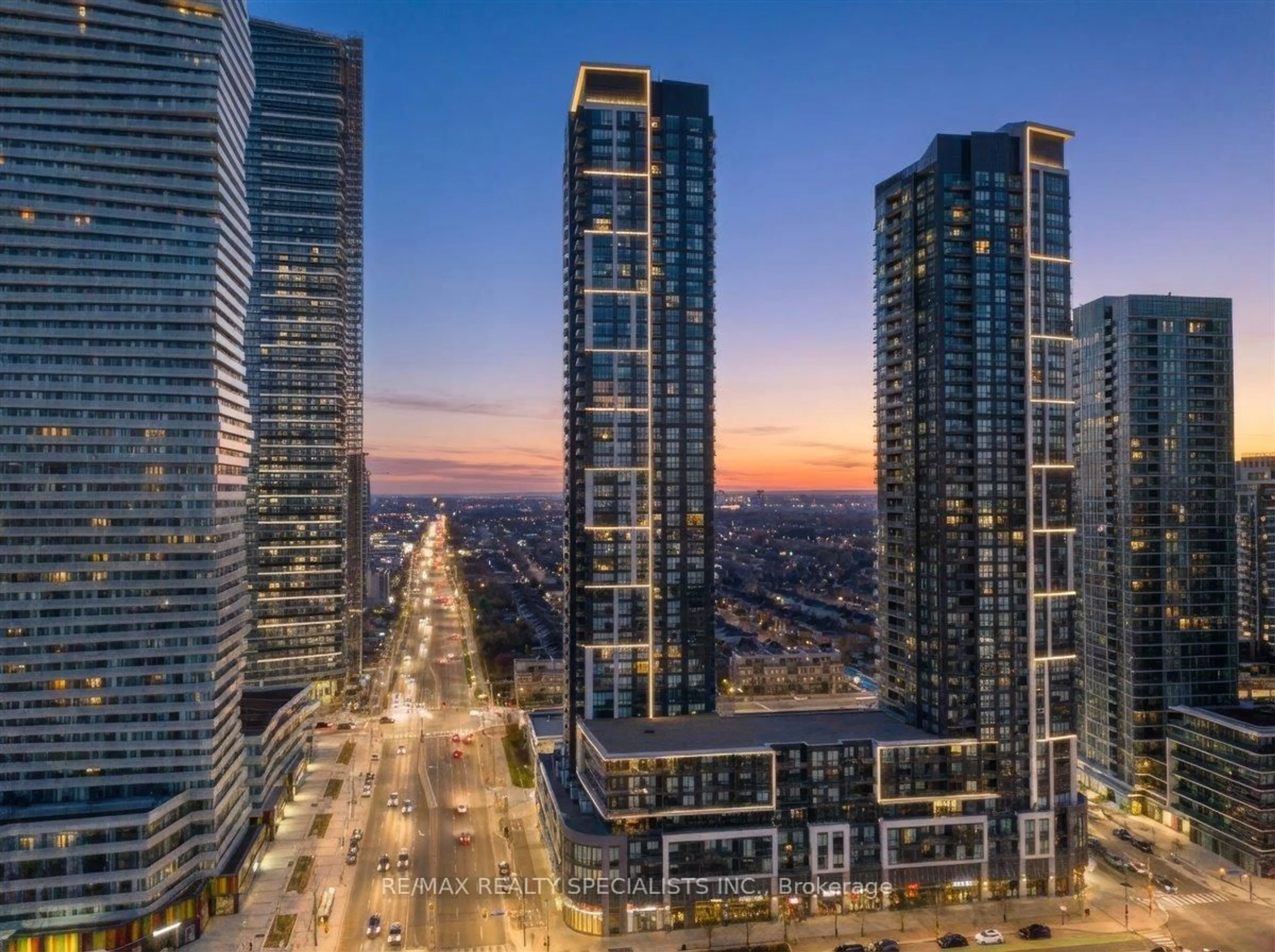 A pic from outside/outdoor area/front of a property/back of a property/a pic from drone, city buildings view from balcony for 4011 Brickstone Mews #621, Mississauga Ontario L5B 0J7