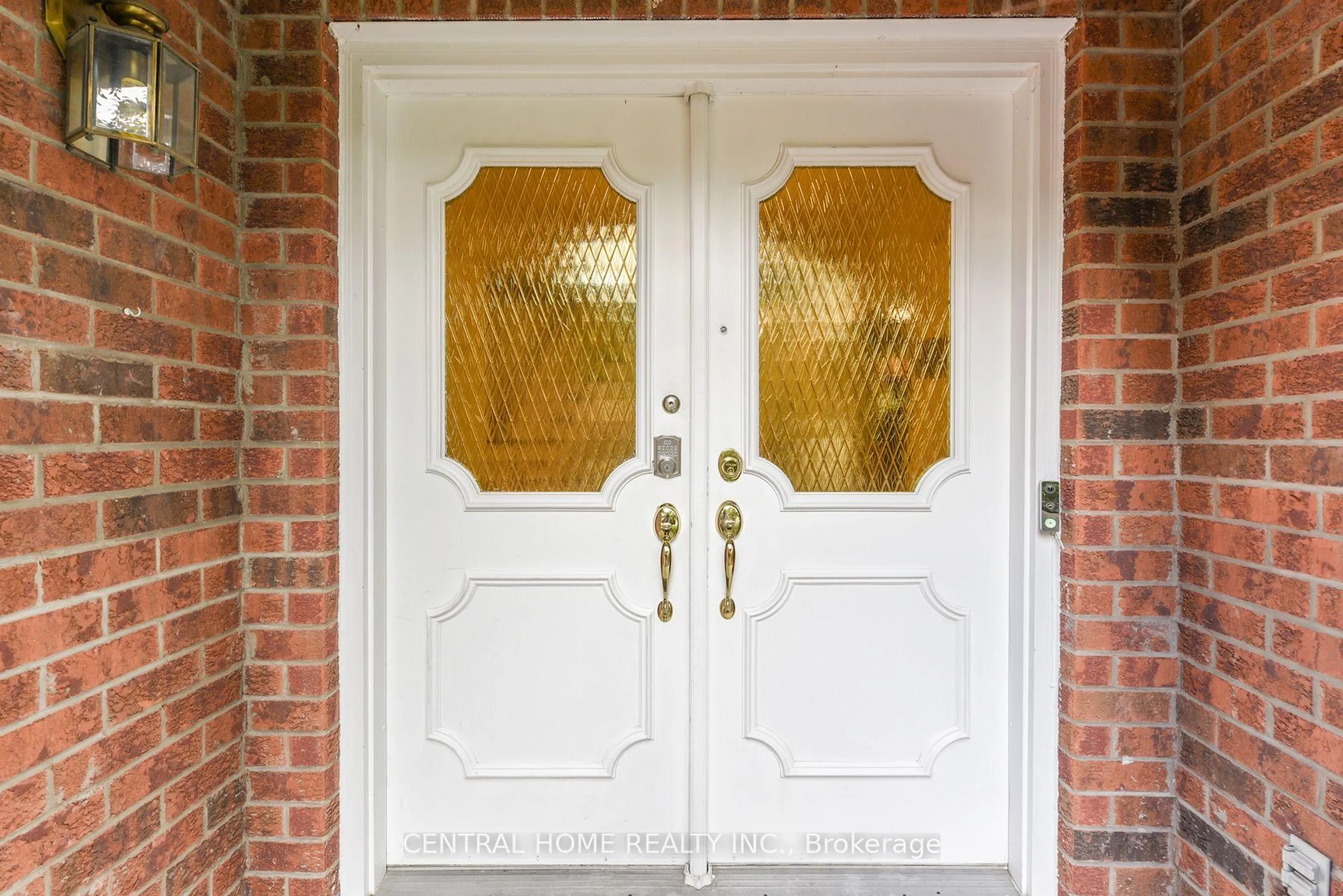 Indoor entryway for 4 Robaldon Rd, Toronto Ontario M9A 5A7