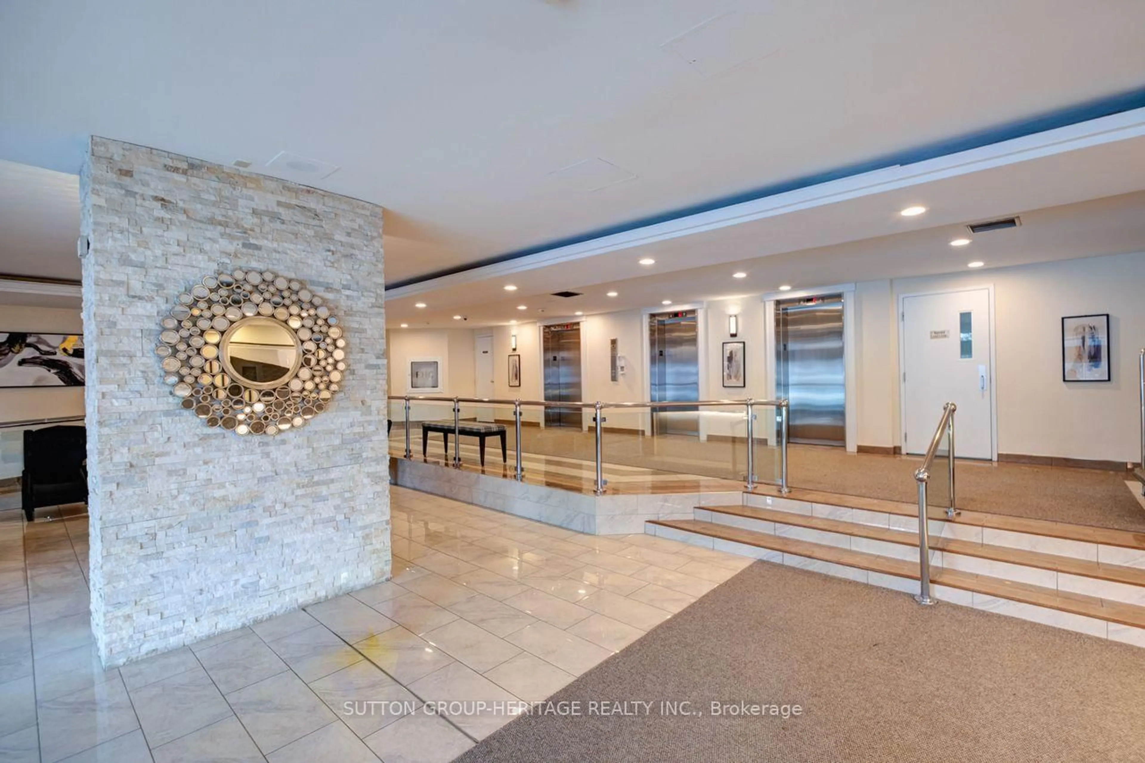 Lobby for 61 Markbrook Lane #406, Toronto Ontario M9V 5E7