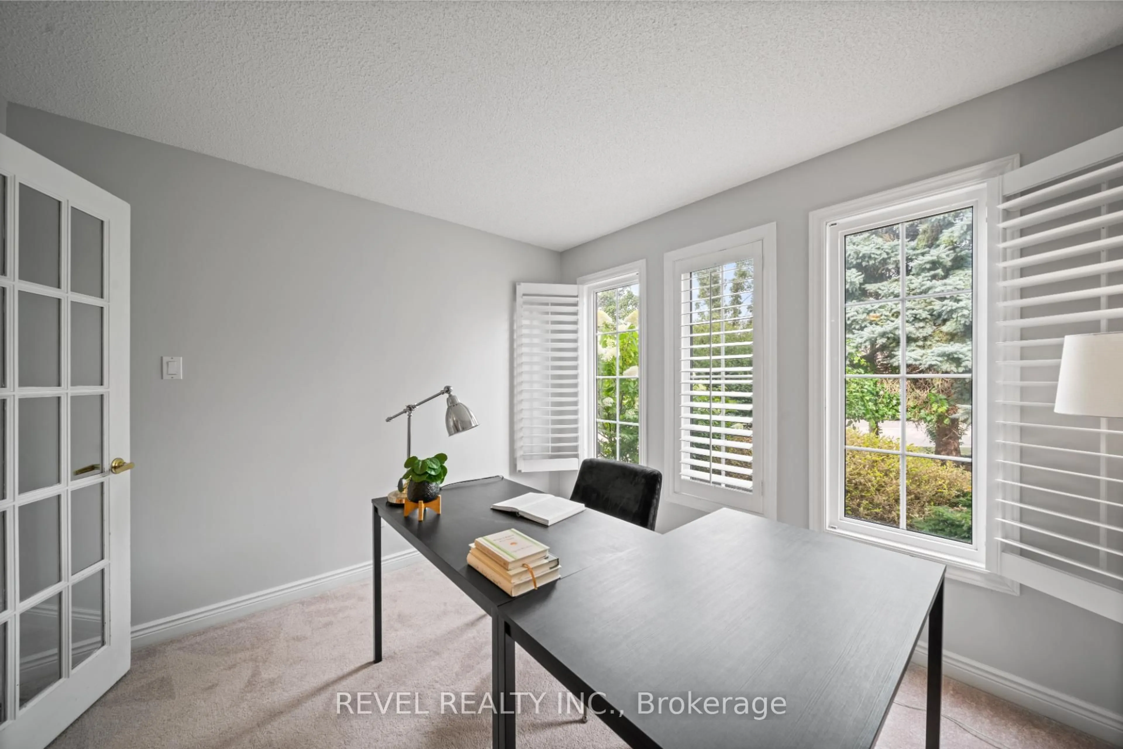 A pic of a room for 3723 Trelawny Circ, Mississauga Ontario L5N 5J7