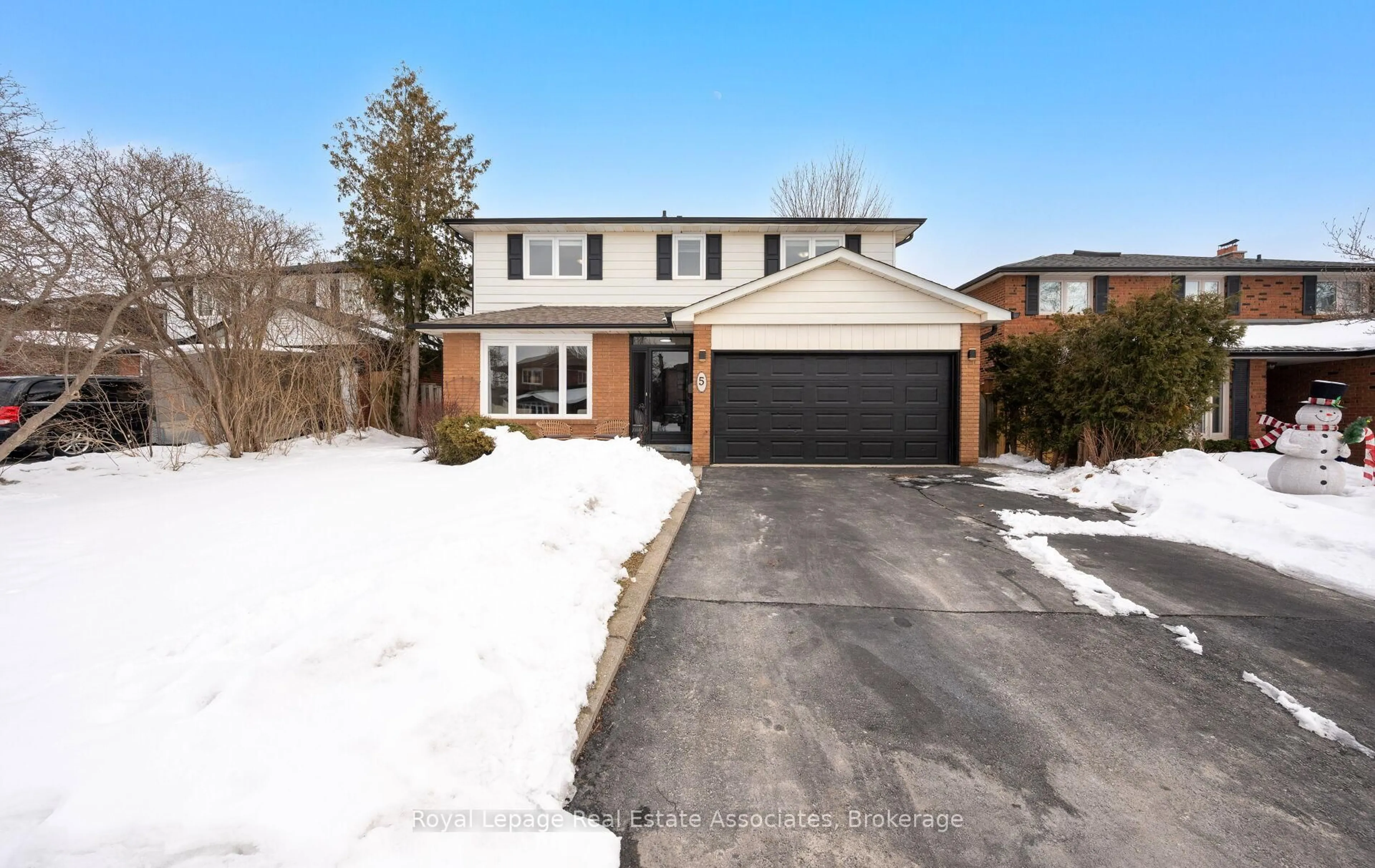 Home with brick exterior material, street for 5 Vantage Circ, Mississauga Ontario L5M 2L2