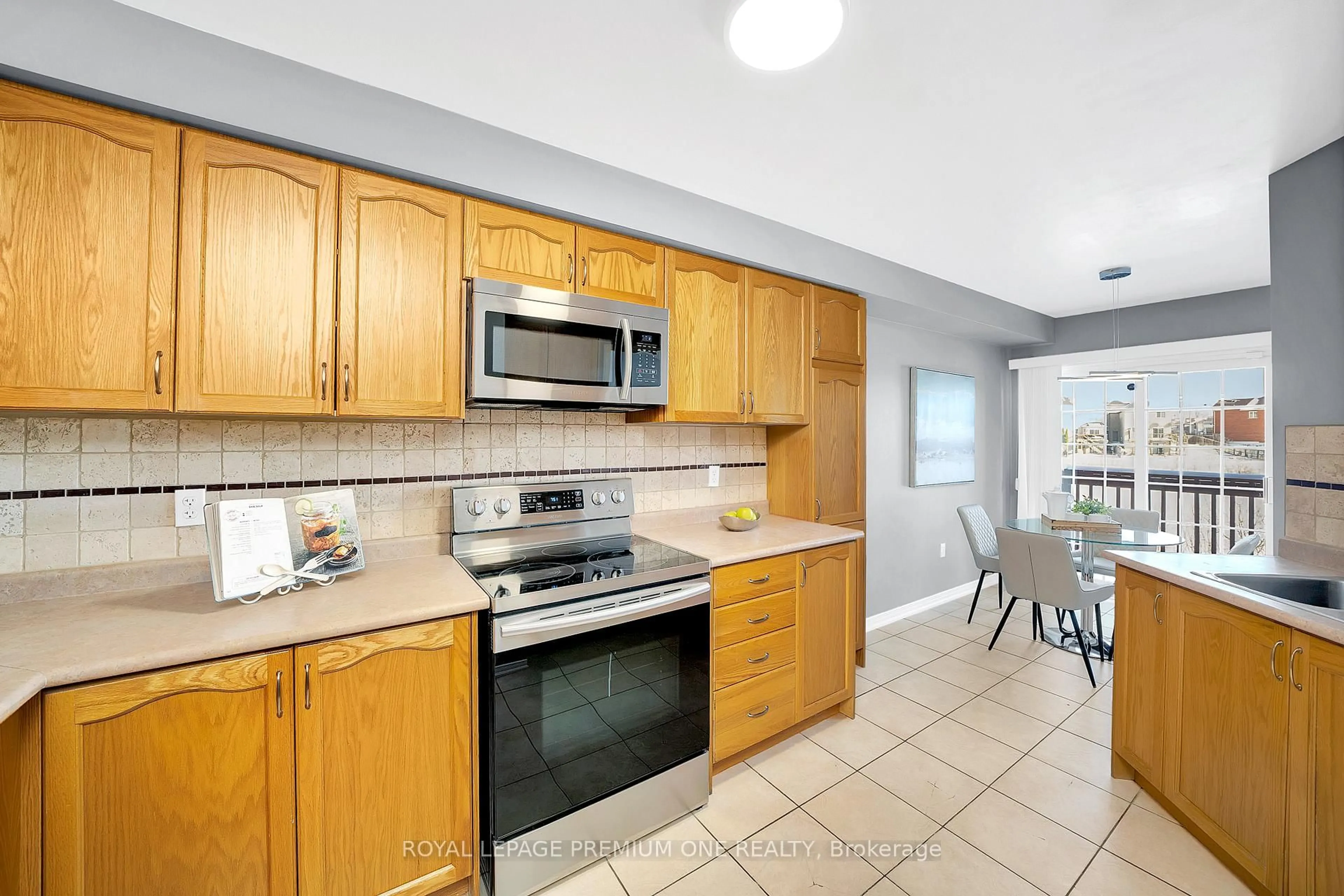 Standard kitchen, ceramic/tile floor for 13 Summitridge Crt, Brampton Ontario L6P 2E5