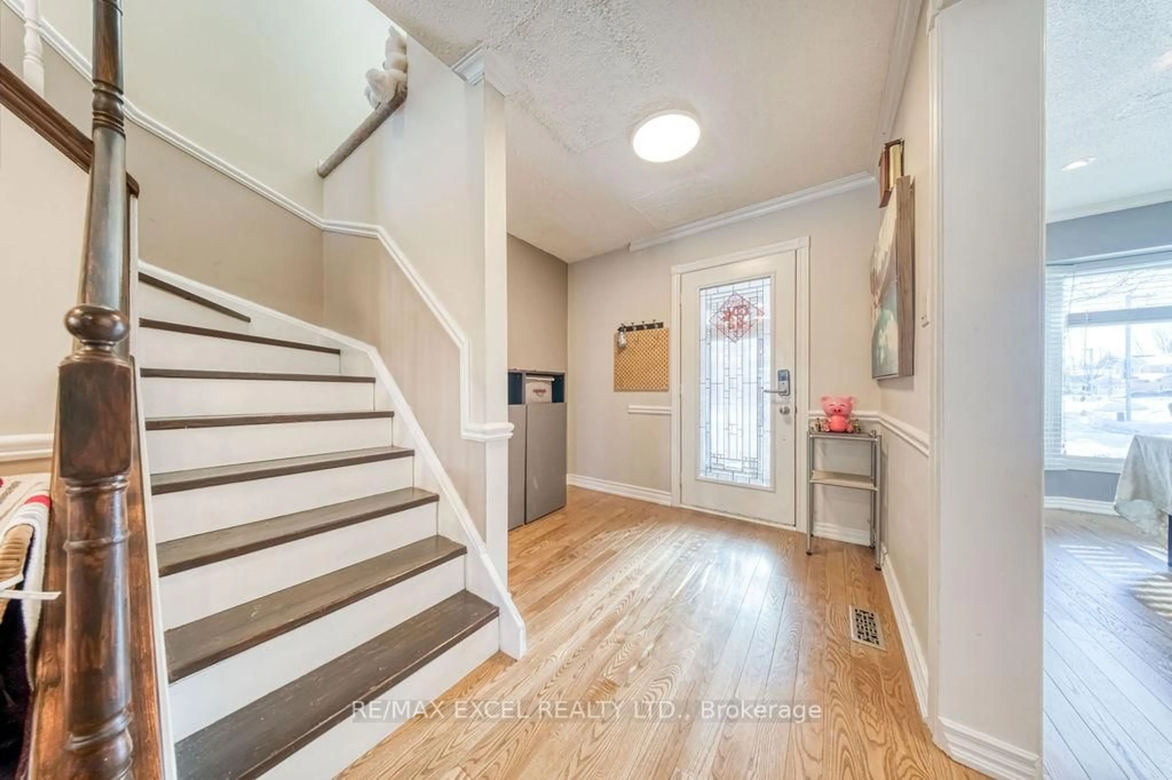 Indoor entryway for 3031 Kilbride Crt, Mississauga Ontario L5N 3C5