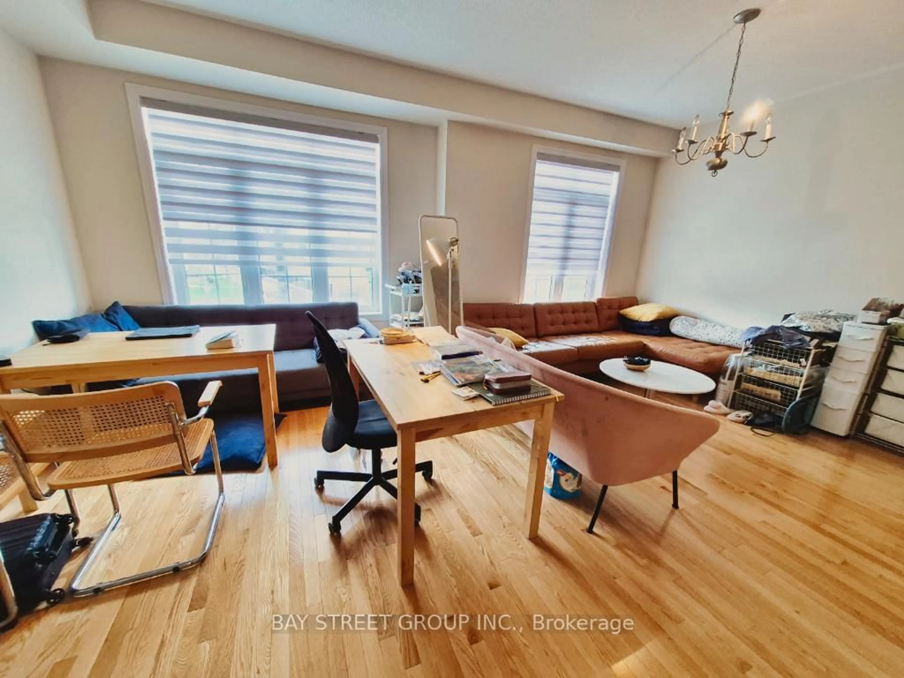 A pic of a room for 3038 George Savage Ave, Oakville Ontario L6M 0Z1