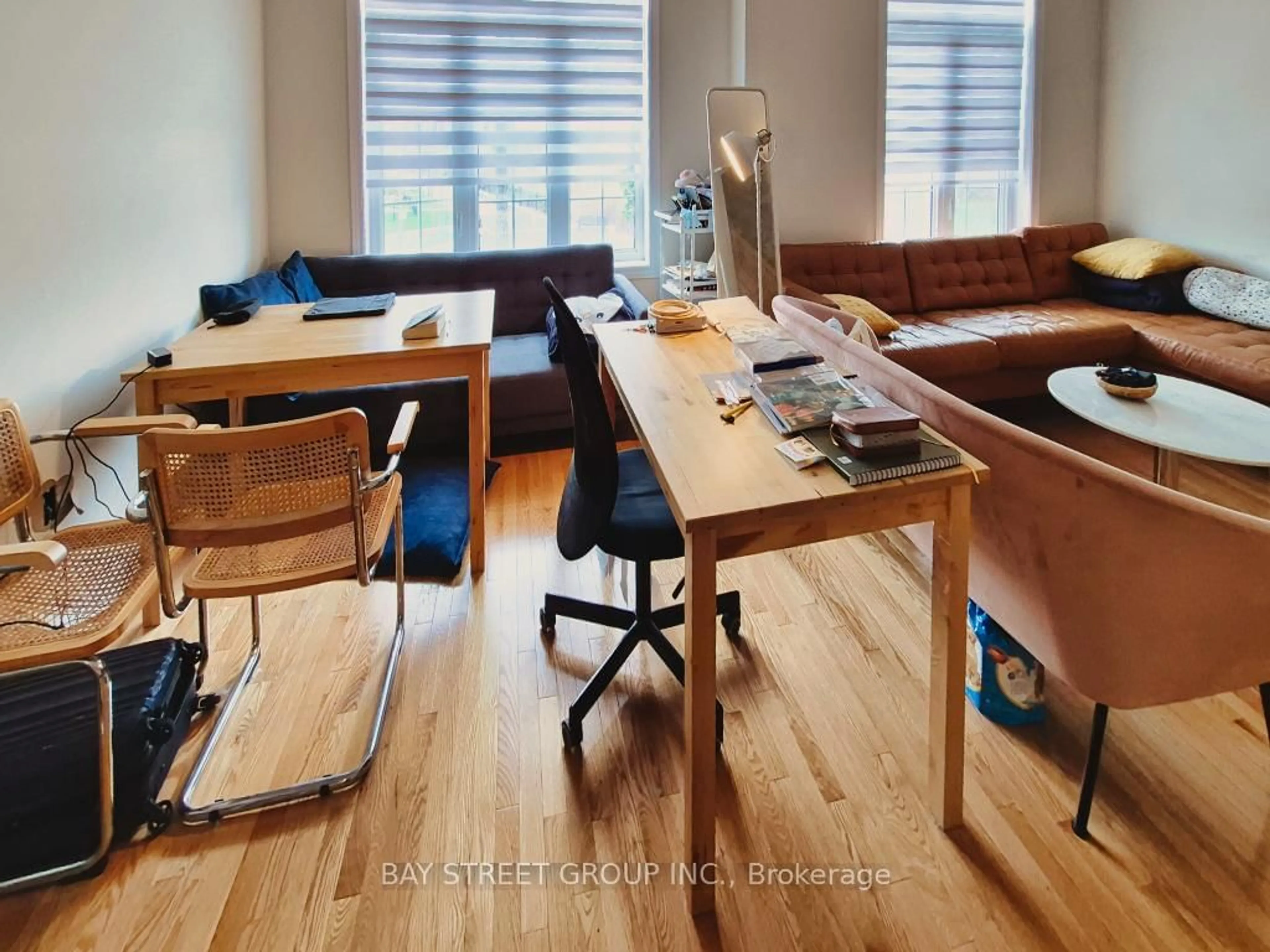 A pic of a room for 3038 George Savage Ave, Oakville Ontario L6M 0Z1