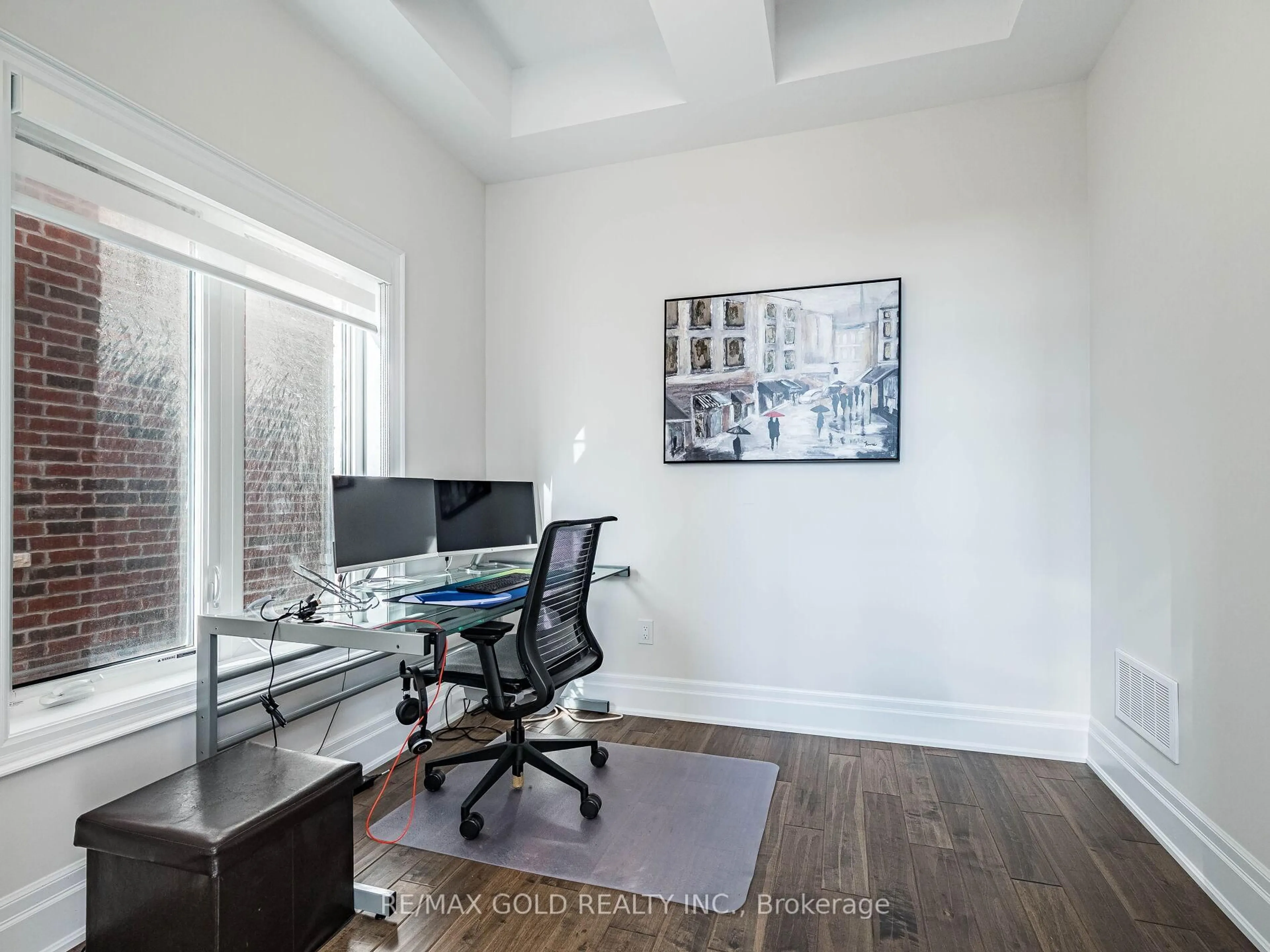 A pic of a room for 1339 Pellican Pass, Oakville Ontario L6H 7Z9