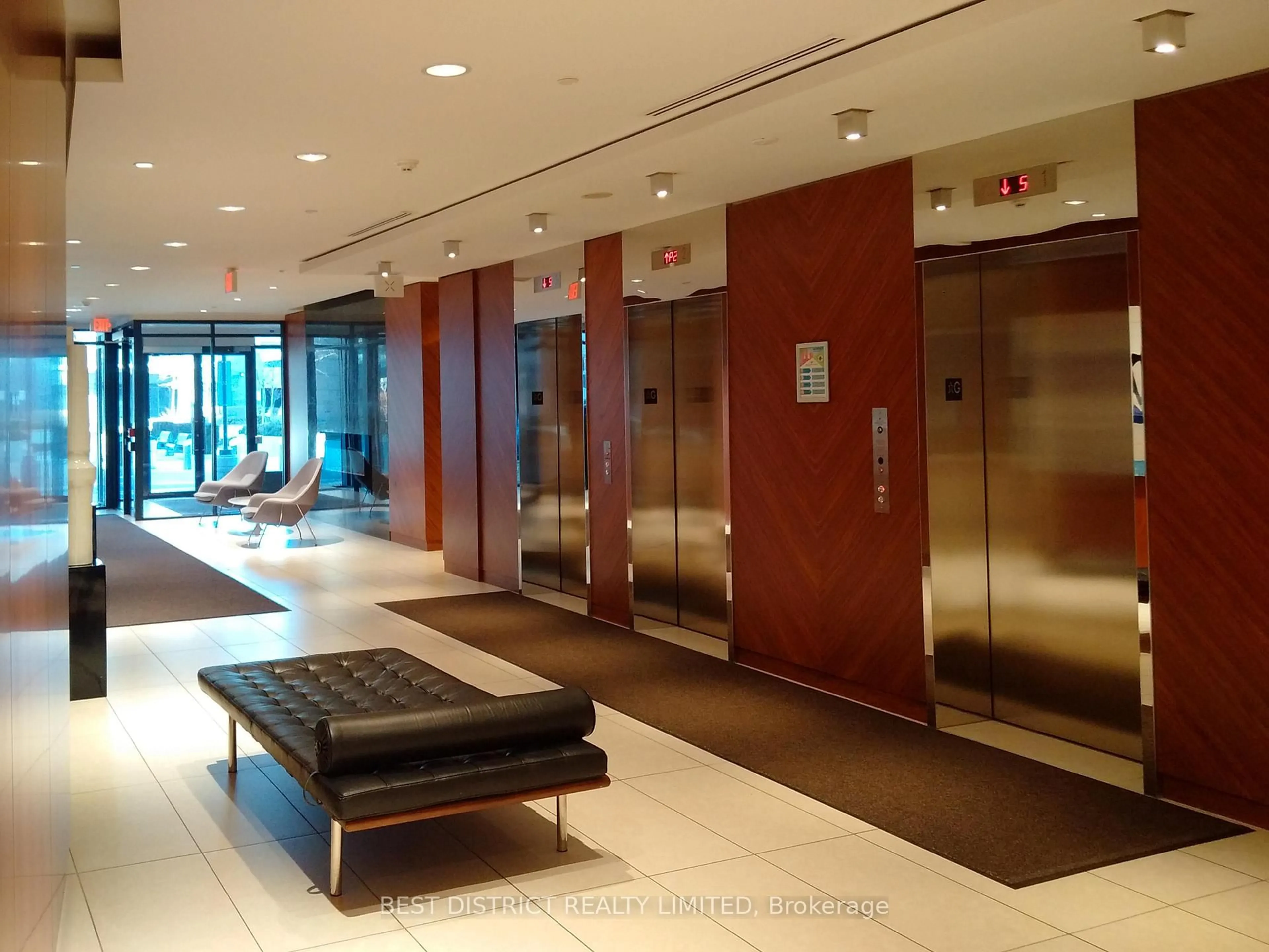 Indoor foyer for 9 Valhalla Inn Rd #1501, Toronto Ontario M9B 0B2