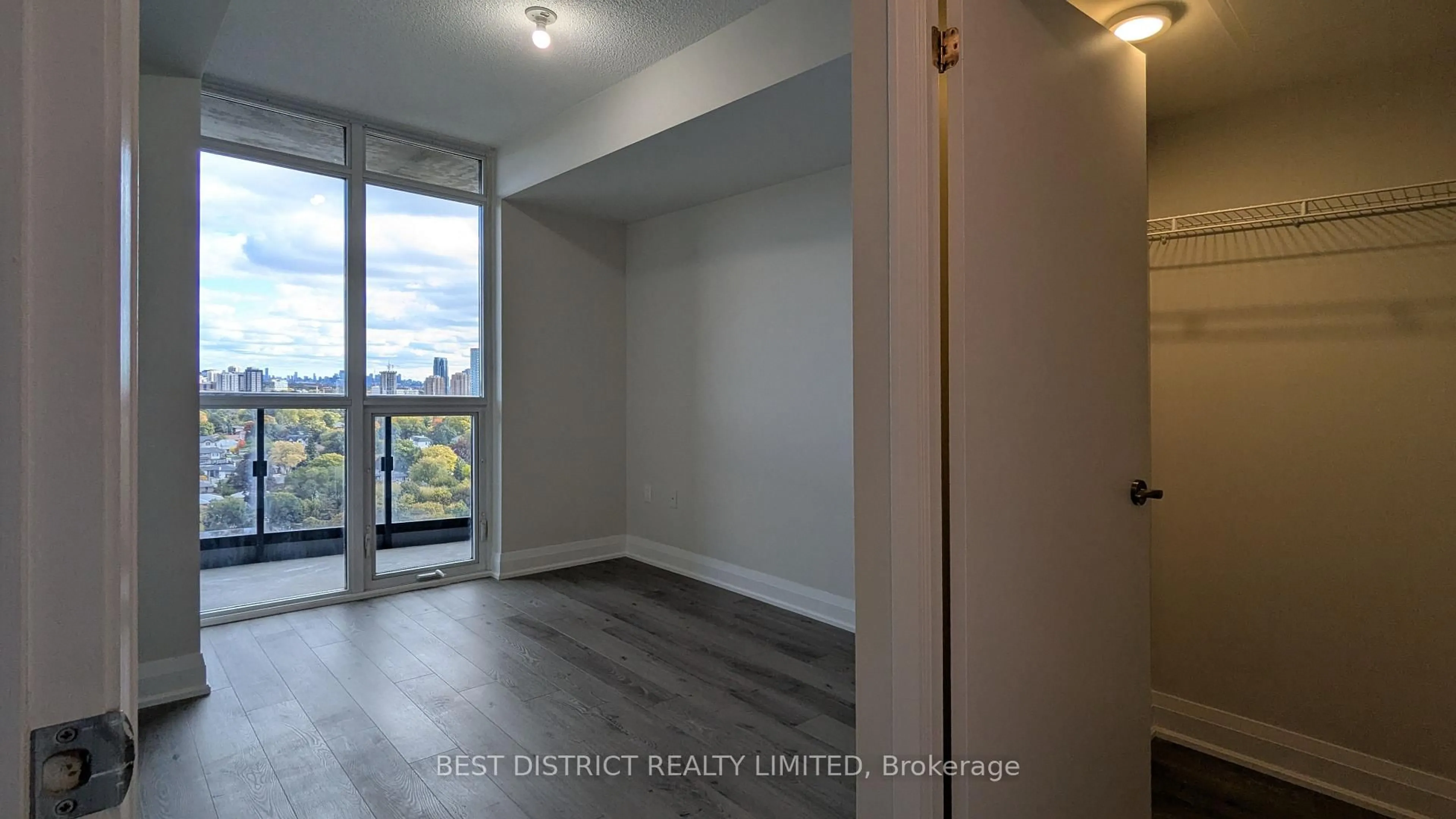 Indoor entryway for 9 Valhalla Inn Rd #1501, Toronto Ontario M9B 0B2