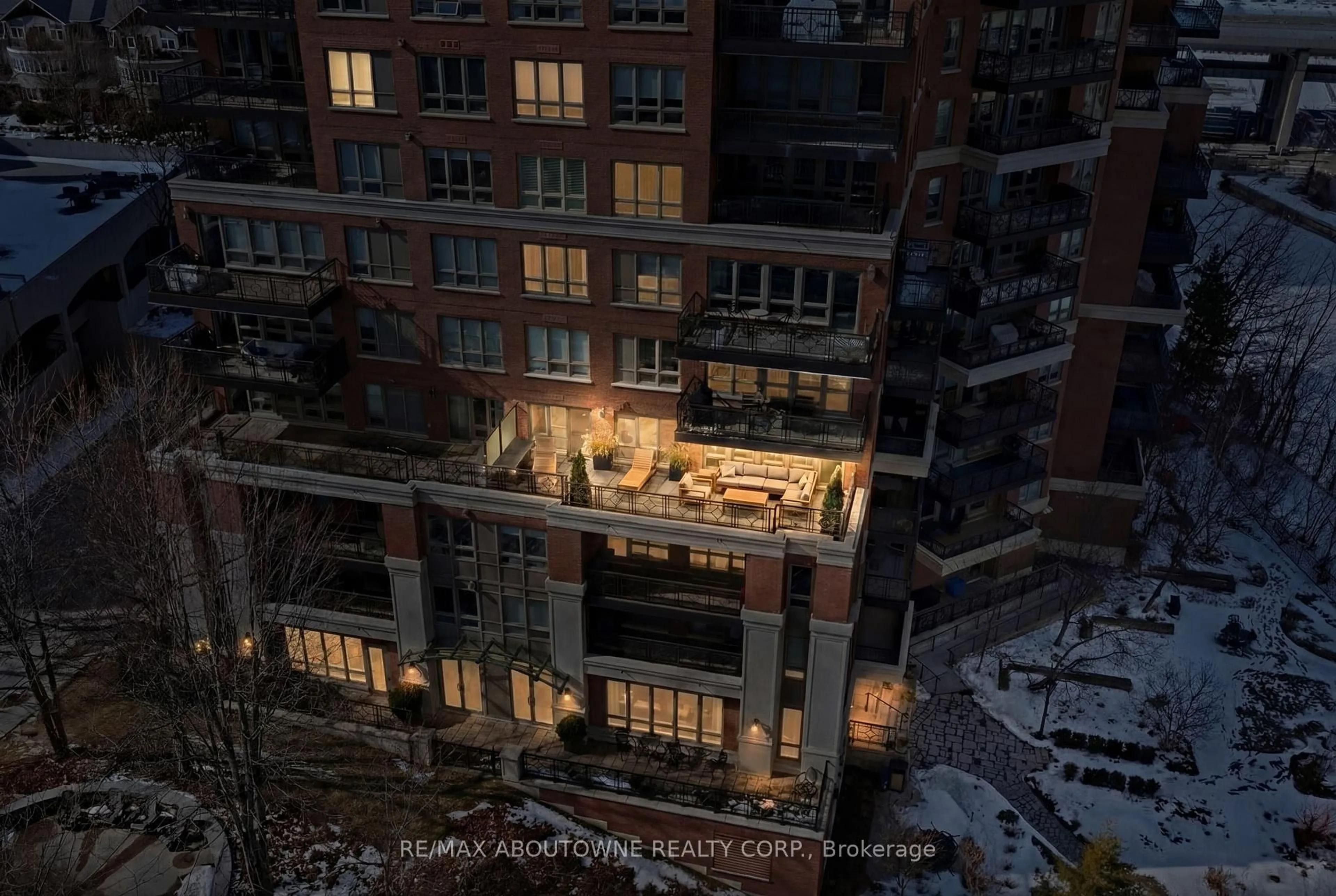 Unknown for 111 Forsythe St #401, Oakville Ontario L6K 3J9