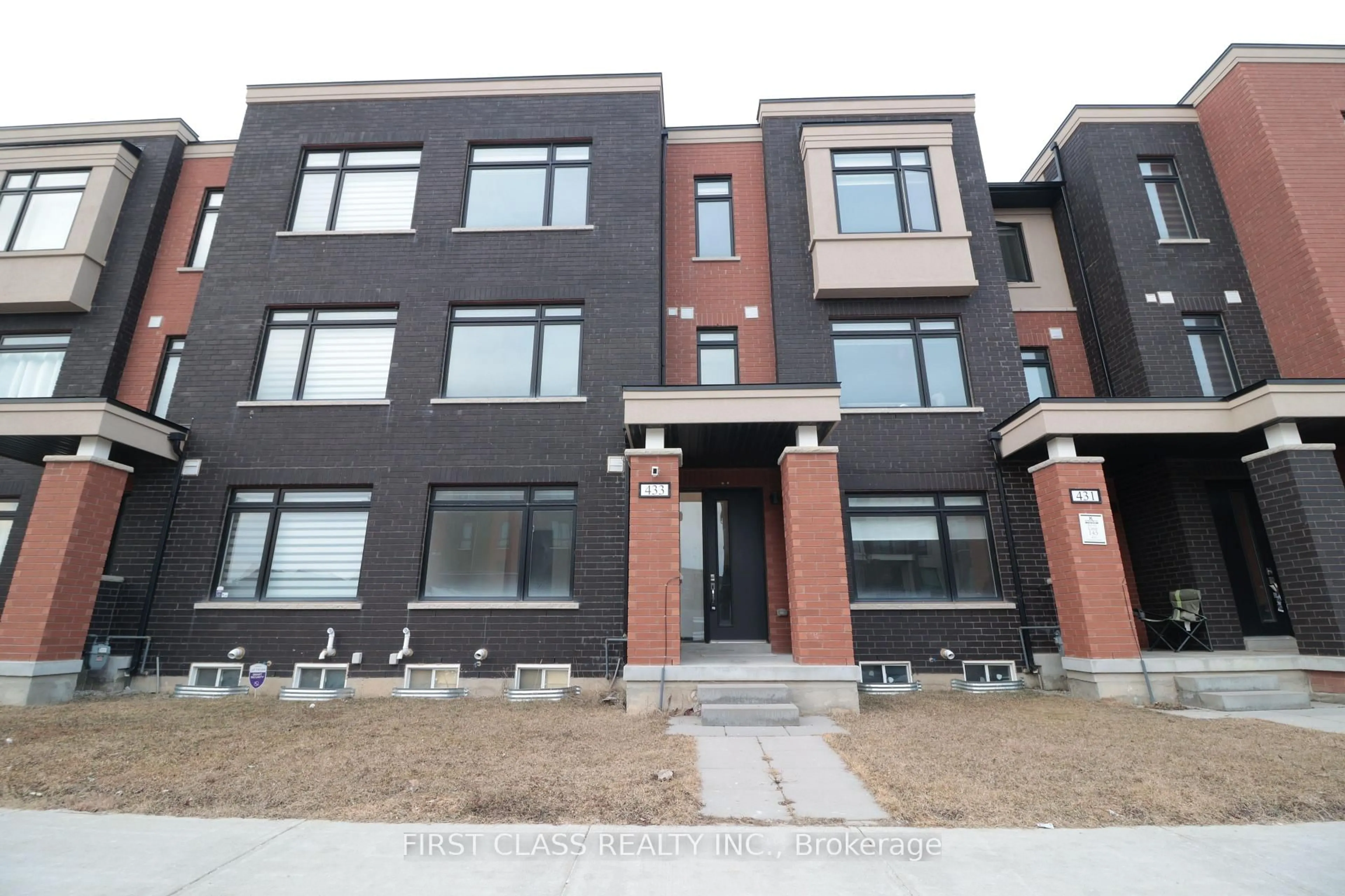 Home with brick exterior material, building for 433 Veterans Dr, Brampton Ontario L7A 4Z1