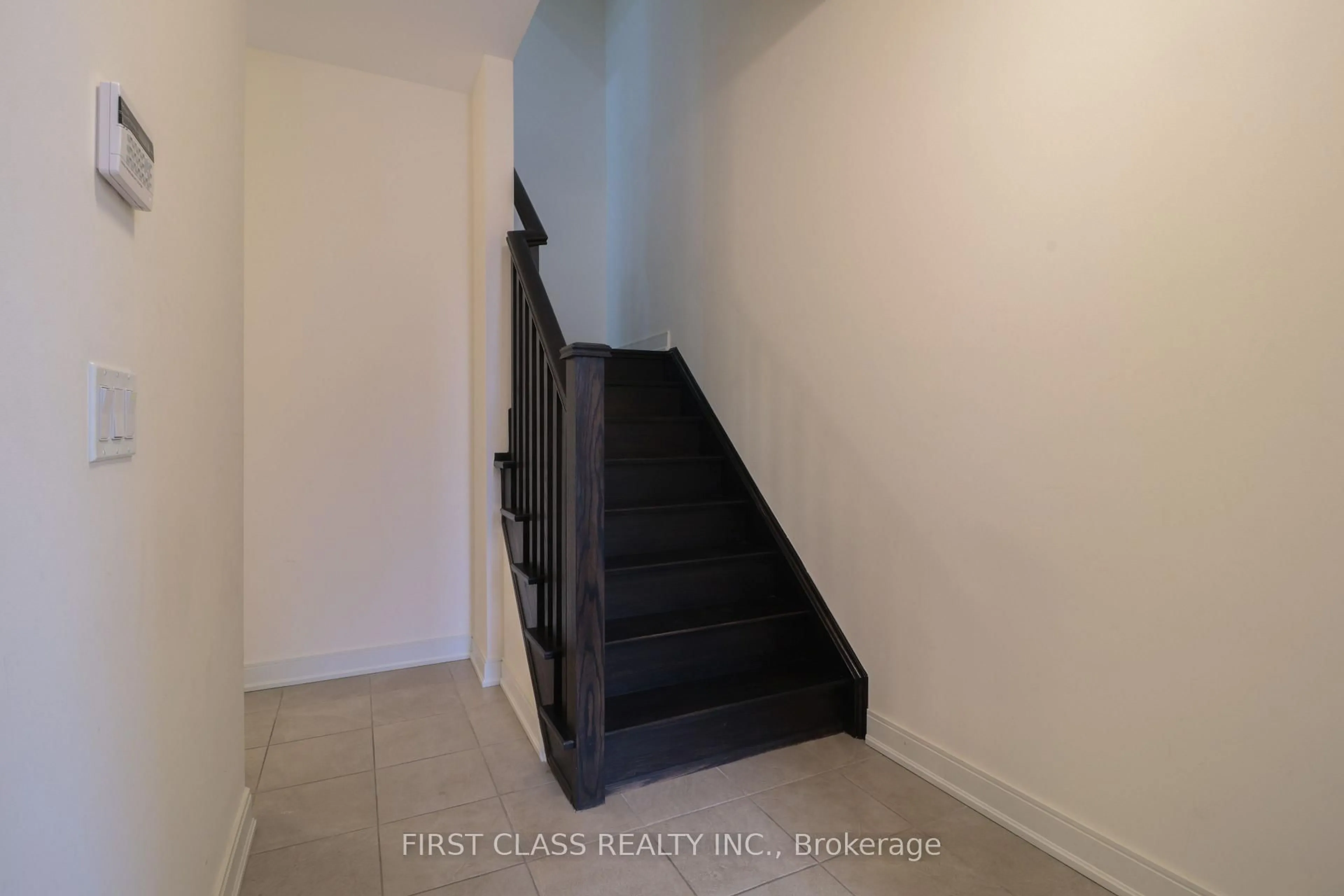 Stairs for 433 Veterans Dr, Brampton Ontario L7A 4Z1