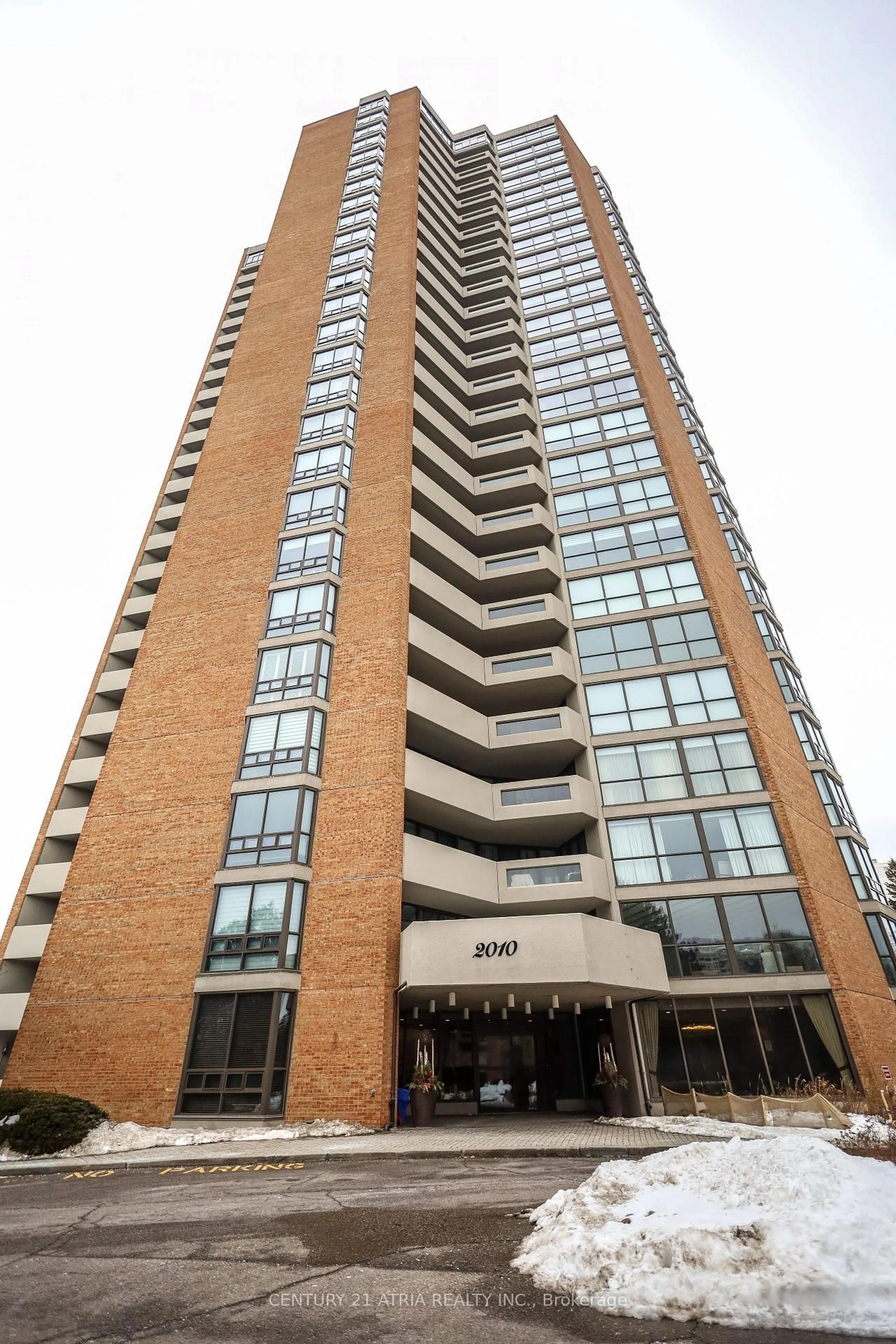 Indoor foyer for 2010 Islington Ave #603, Toronto Ontario M9P 3S8