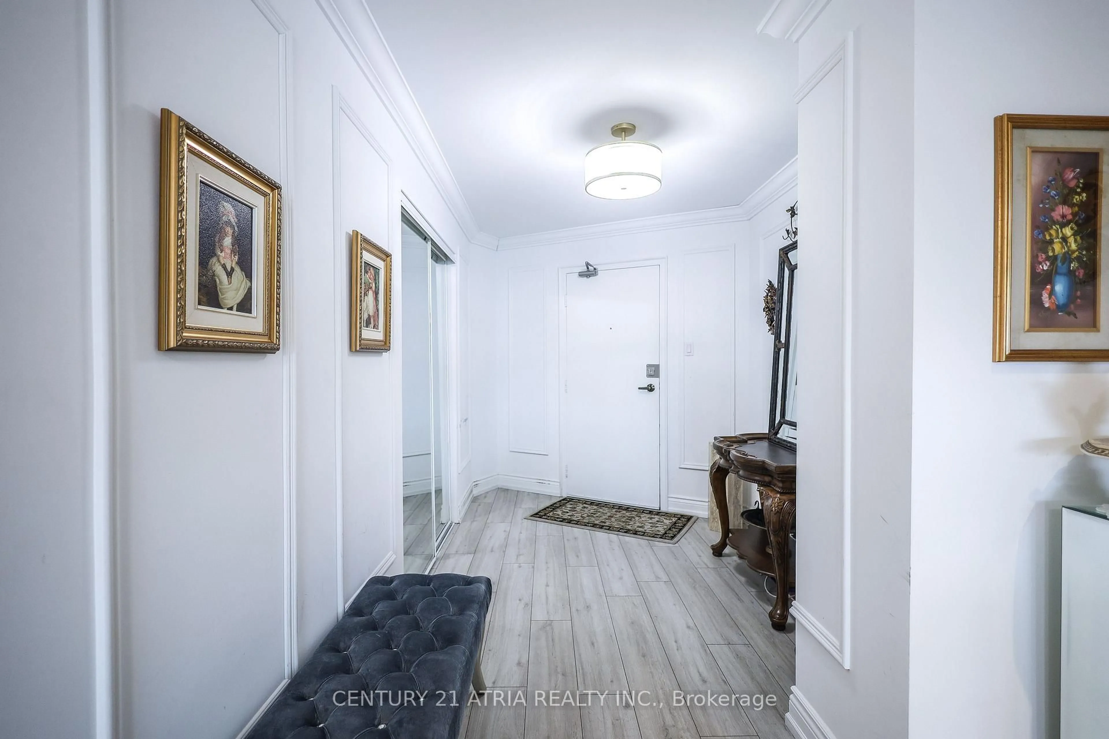 Indoor foyer for 2010 Islington Ave #603, Toronto Ontario M9P 3S8