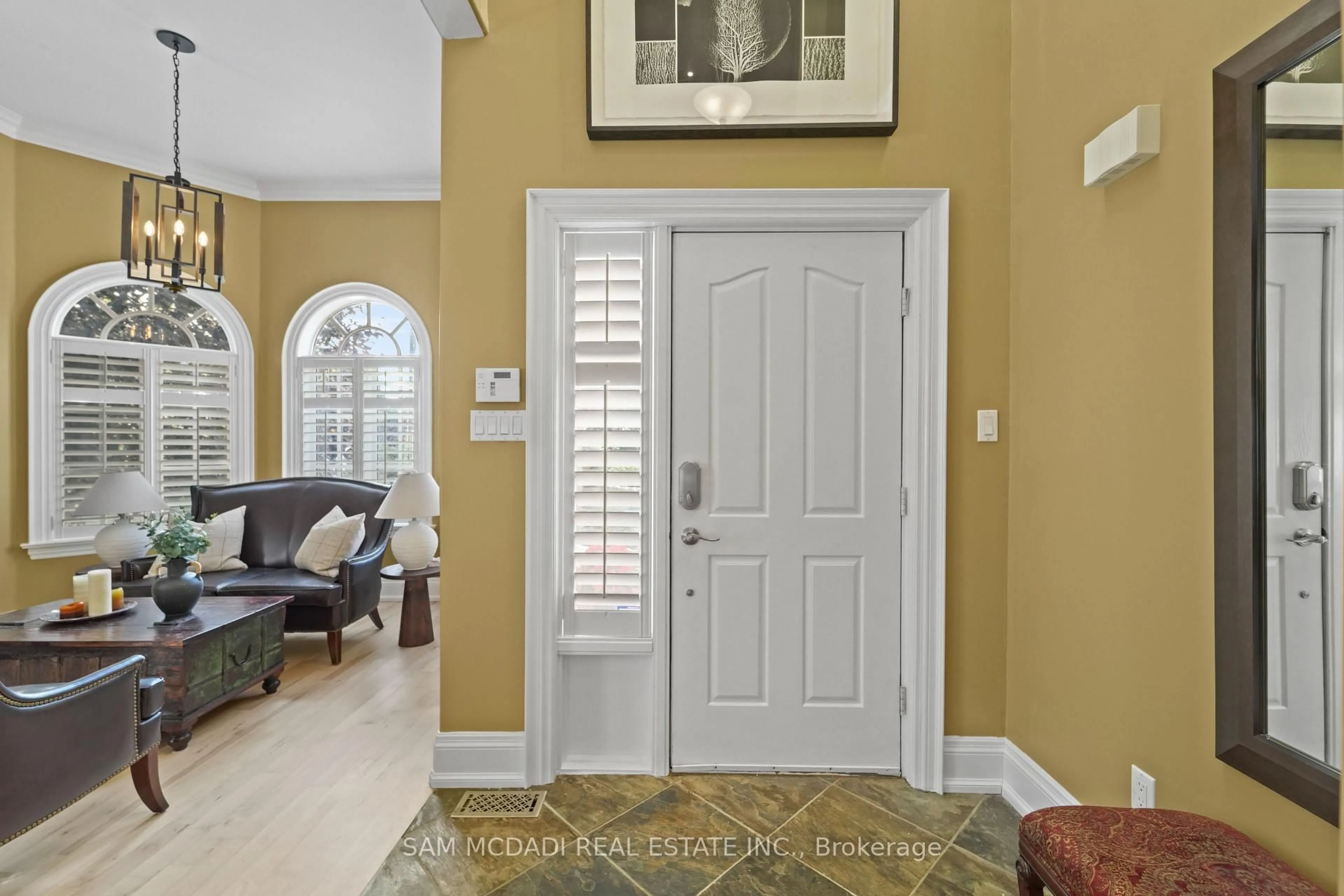 Indoor entryway for 2258 Providence Rd, Oakville Ontario L6H 6Y9