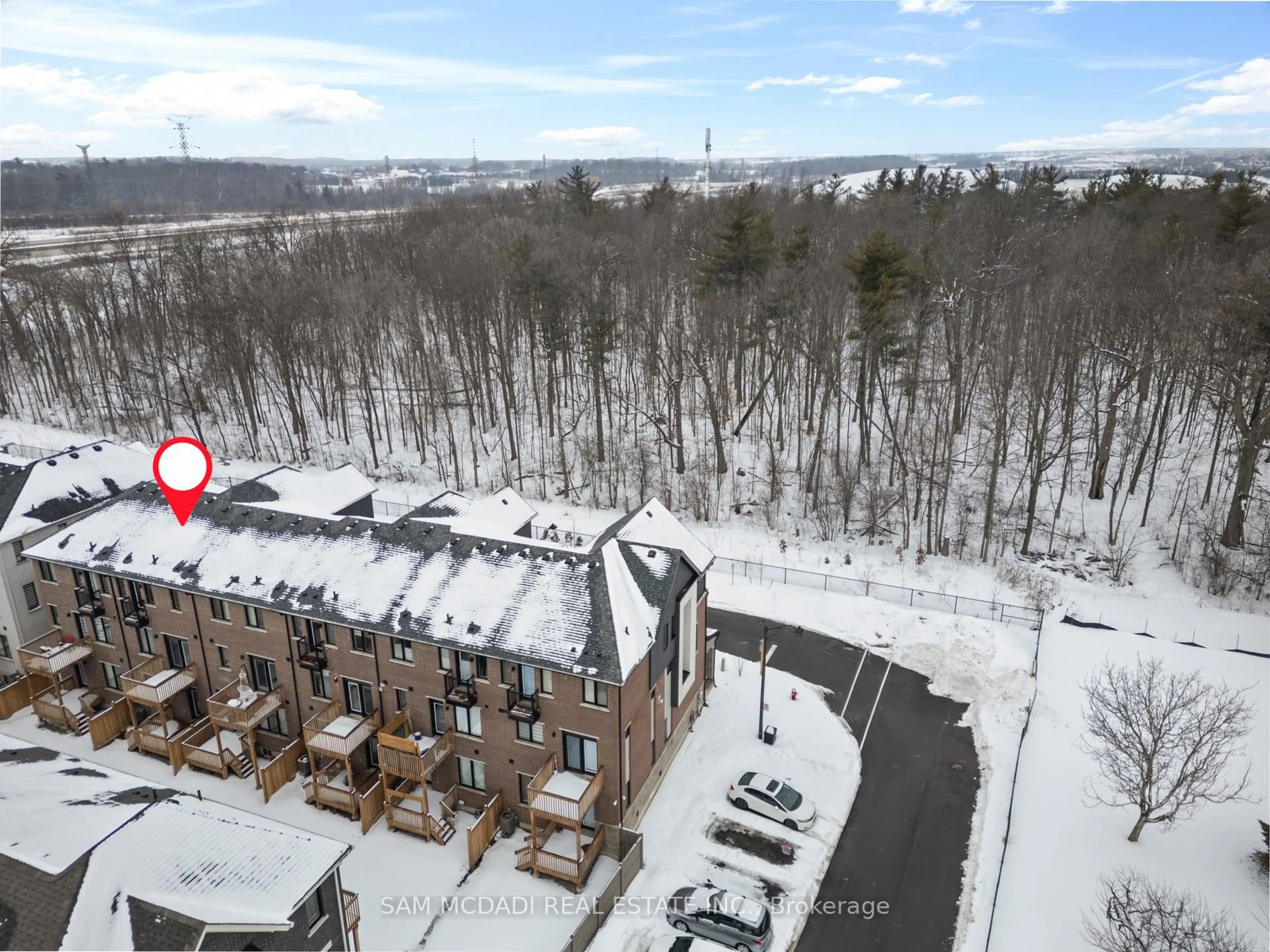 A pic from outside/outdoor area/front of a property/back of a property/a pic from drone, unknown for 4068 Kadic Terr, Mississauga Ontario L5M 2S8