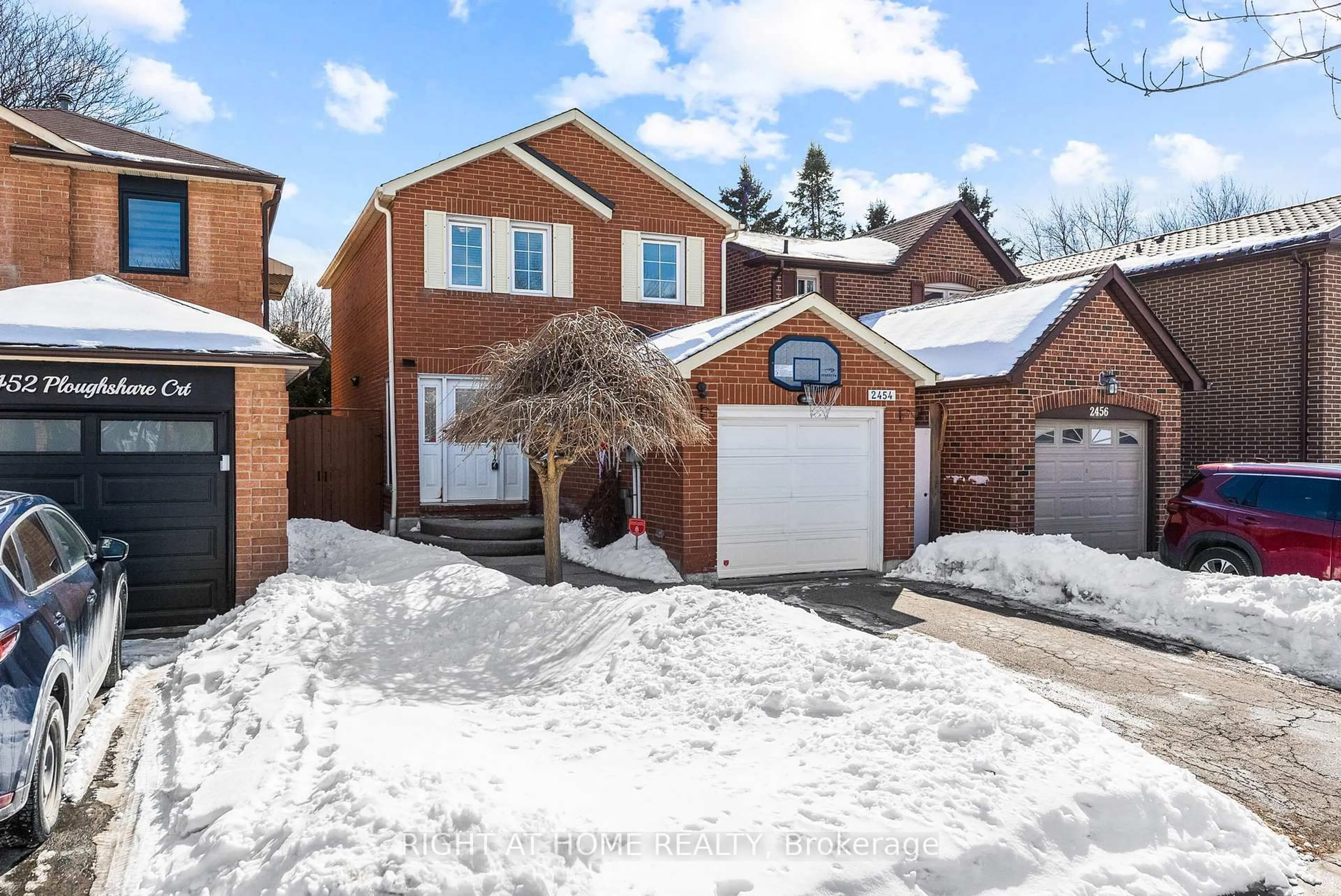 Home with brick exterior material, street for 2454 Ploughshare Crt, Mississauga Ontario L5L 3M6