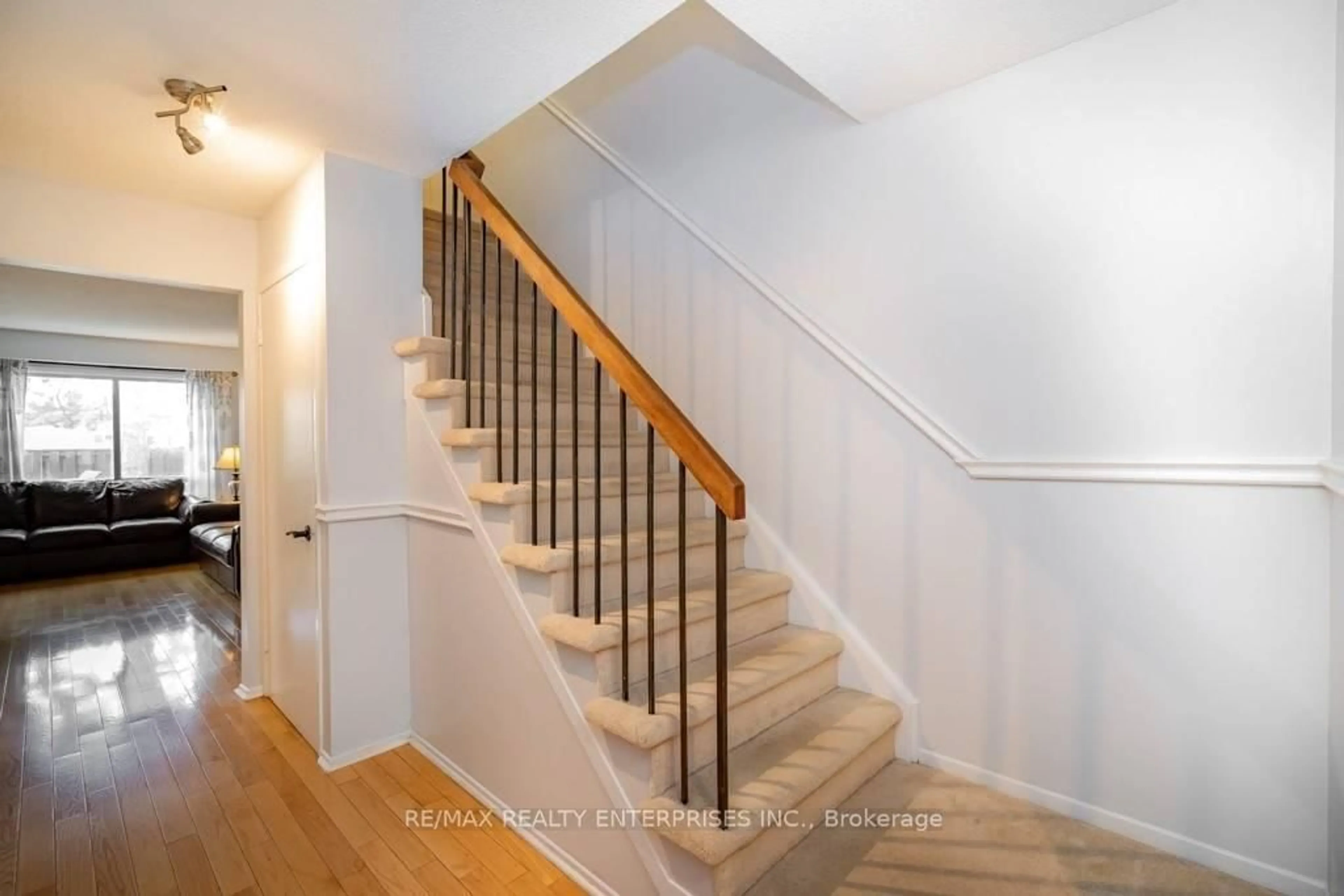 Stairs for 830 Stainton Dr #58, Mississauga Ontario L5C 2Z3