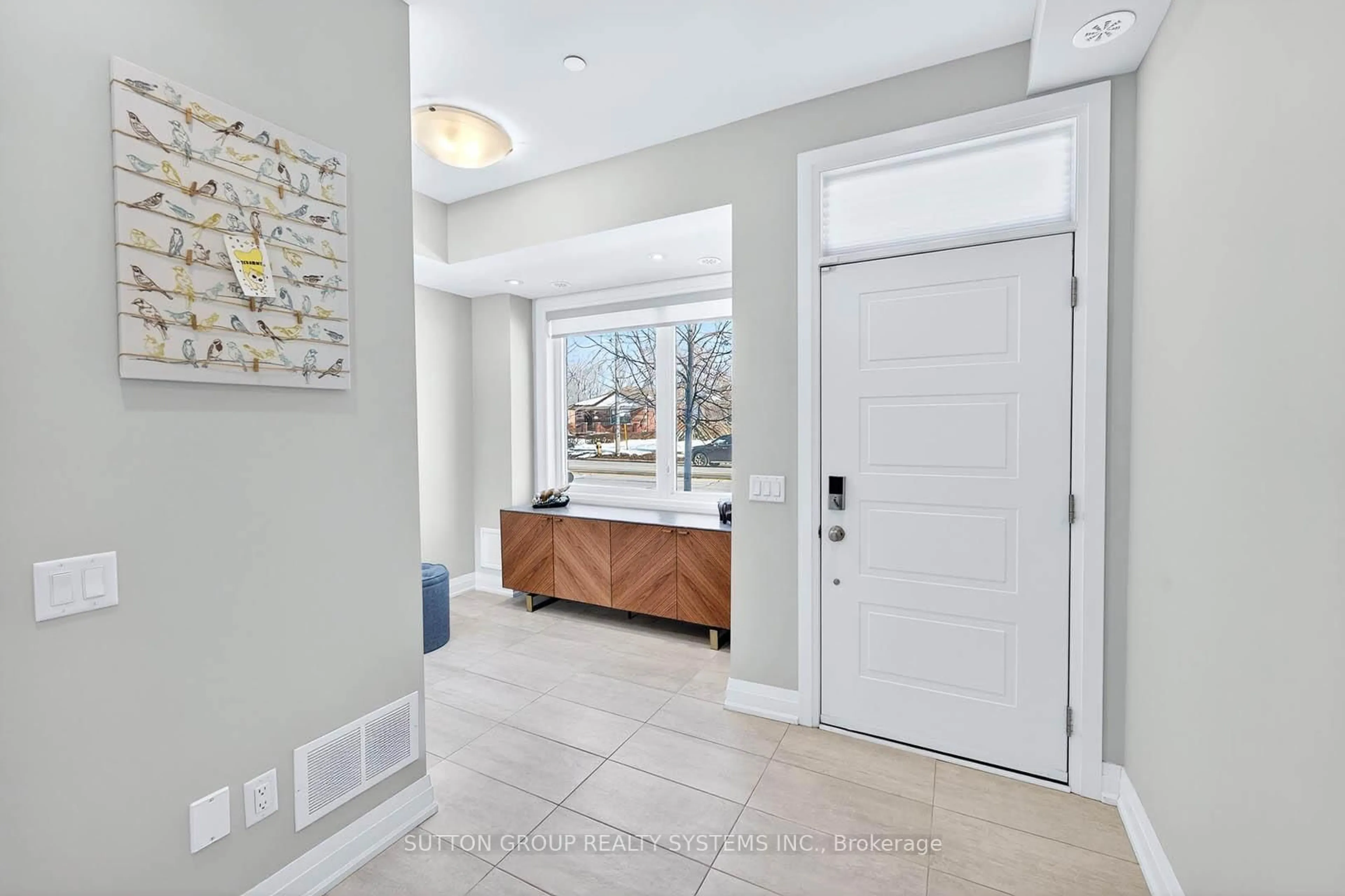 Indoor entryway for 1126A Islington Ave, Toronto Ontario M8Z 0G6