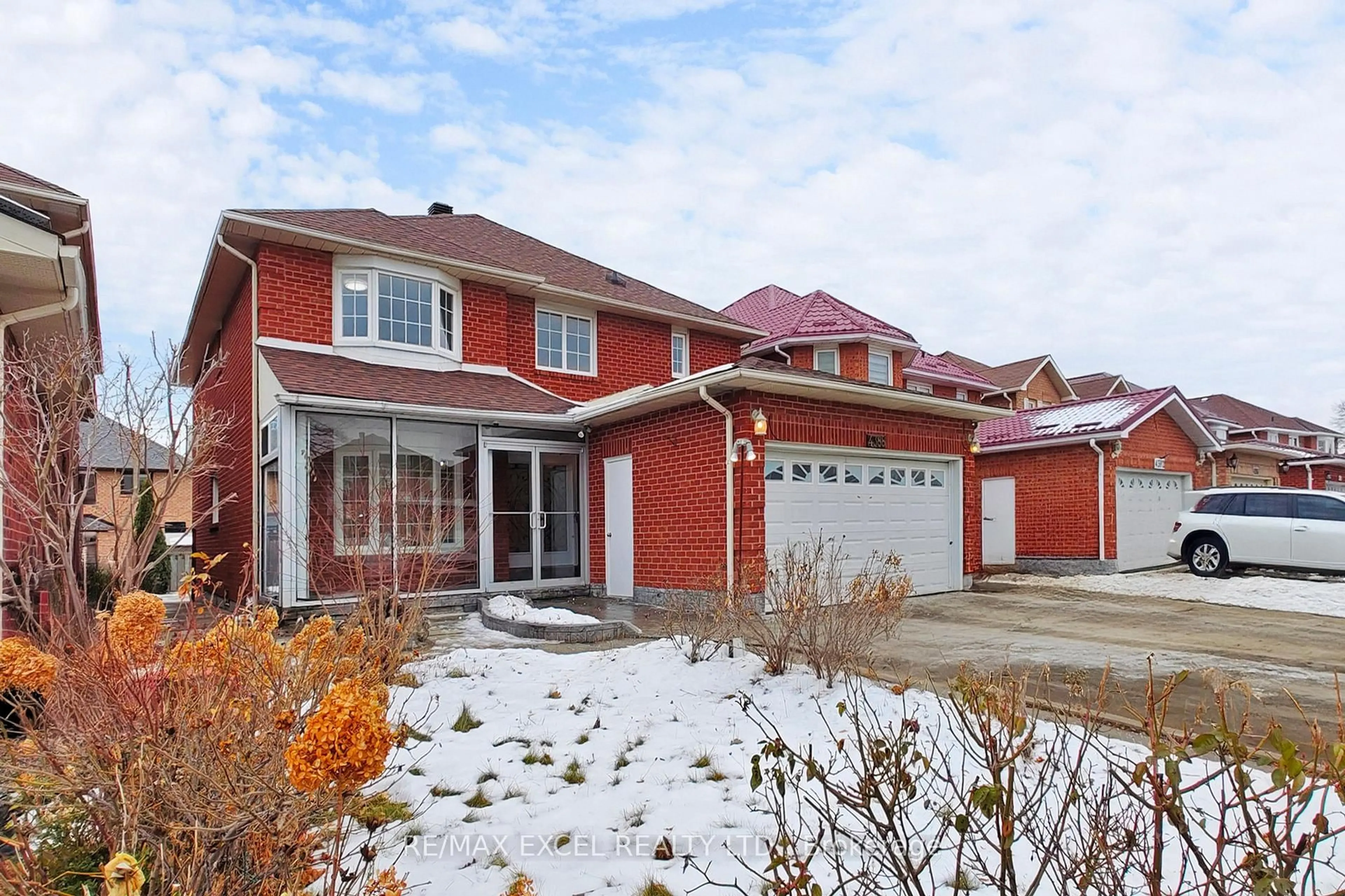 Home with brick exterior material, street for 4388 Guildwood Way, Mississauga Ontario L5R 2A4