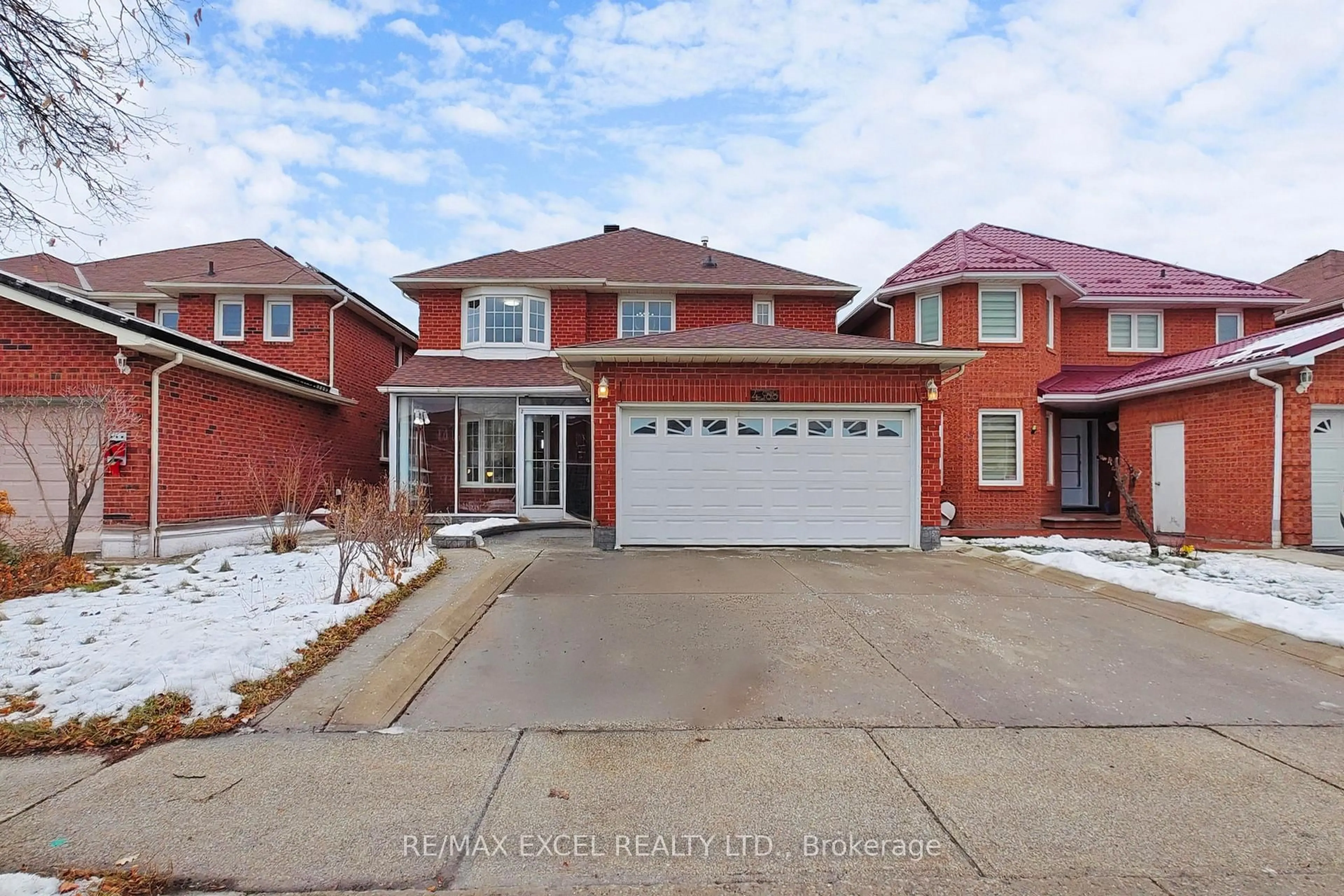 Home with brick exterior material, street for 4388 Guildwood Way, Mississauga Ontario L5R 2A4