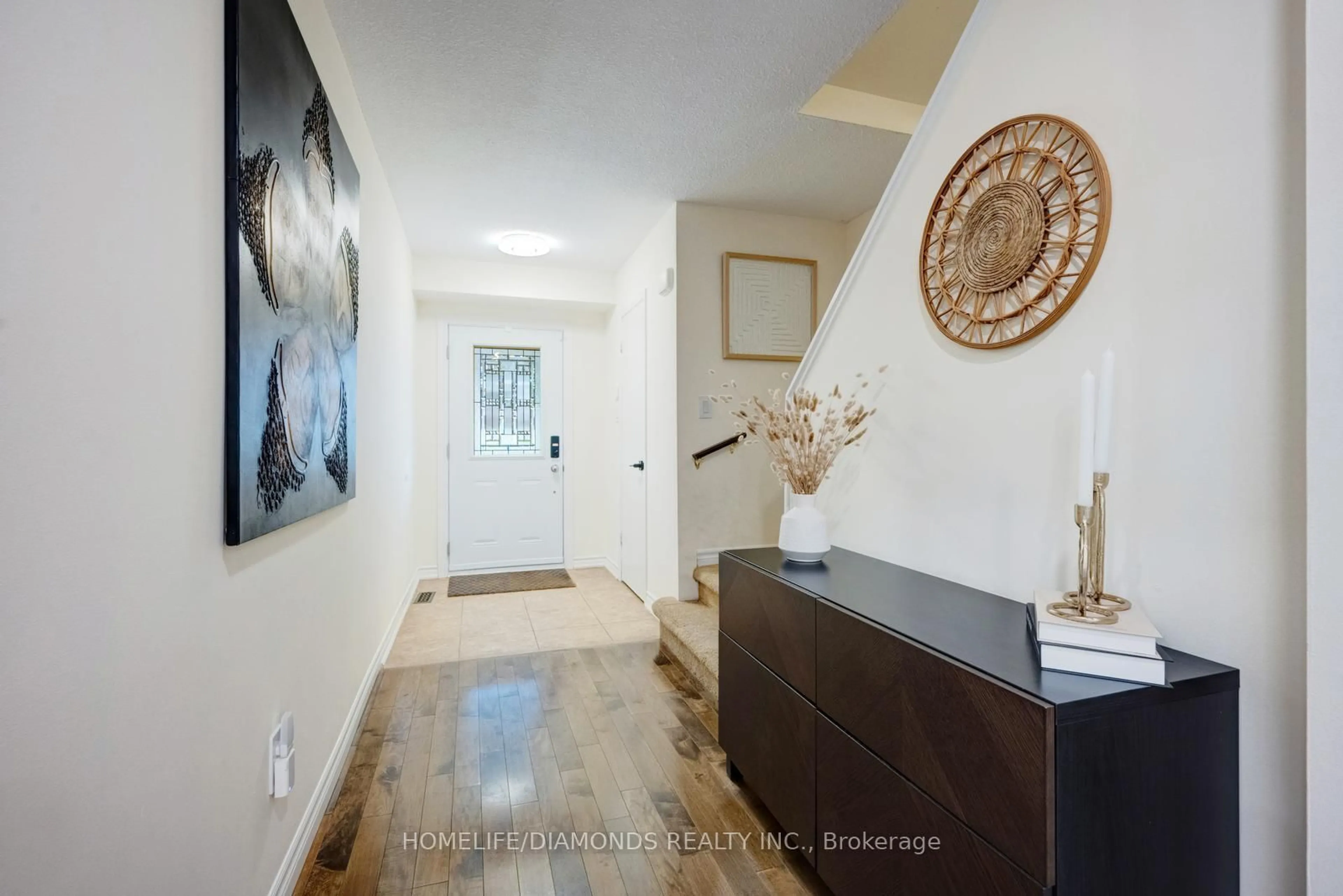 Indoor entryway for 481 PITFIELD Rd #36, Milton Ontario L9T 3J5