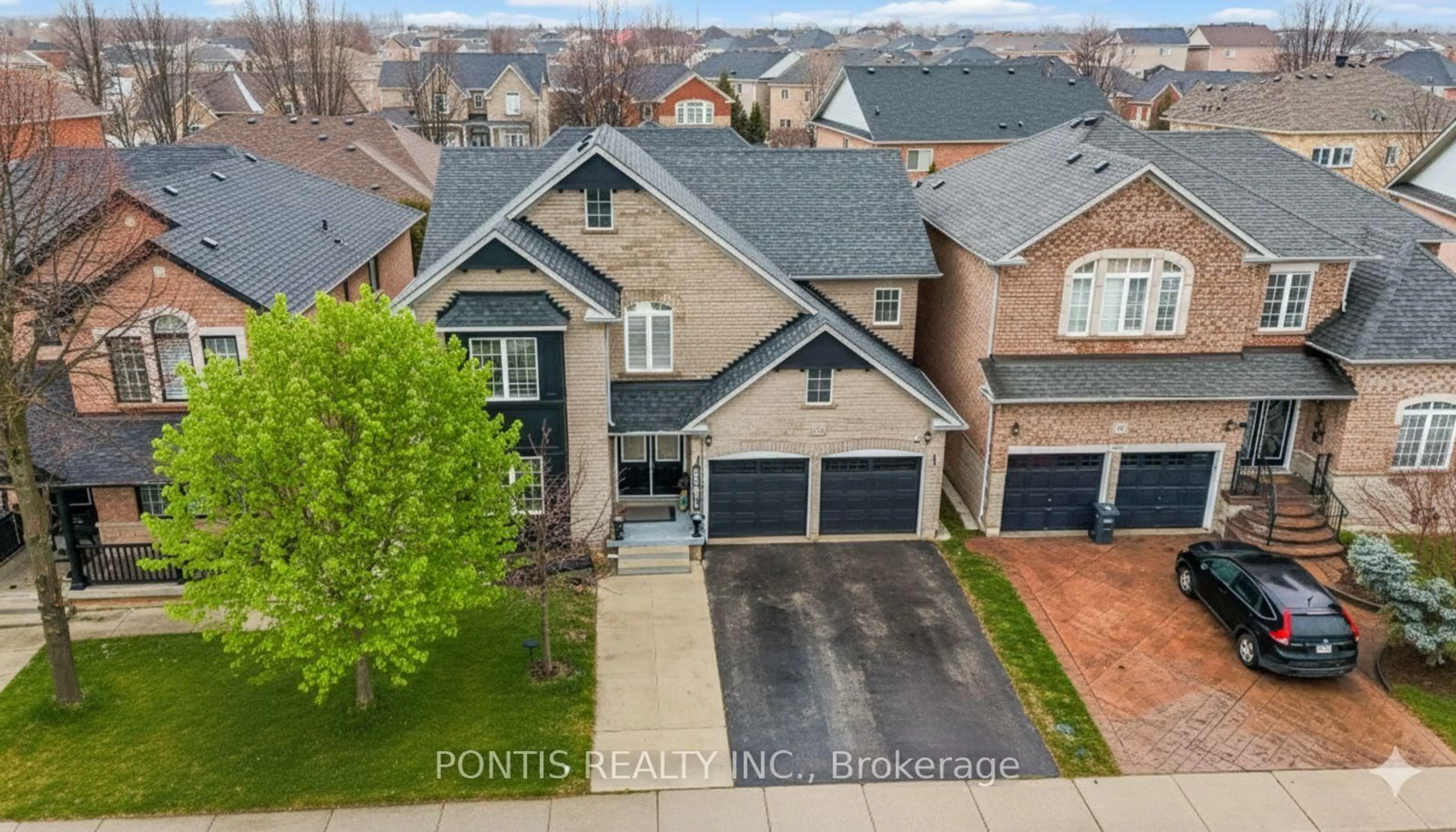 A pic from outside/outdoor area/front of a property/back of a property/a pic from drone, street for 48 Sawston Circ, Brampton Ontario L7A 2N7