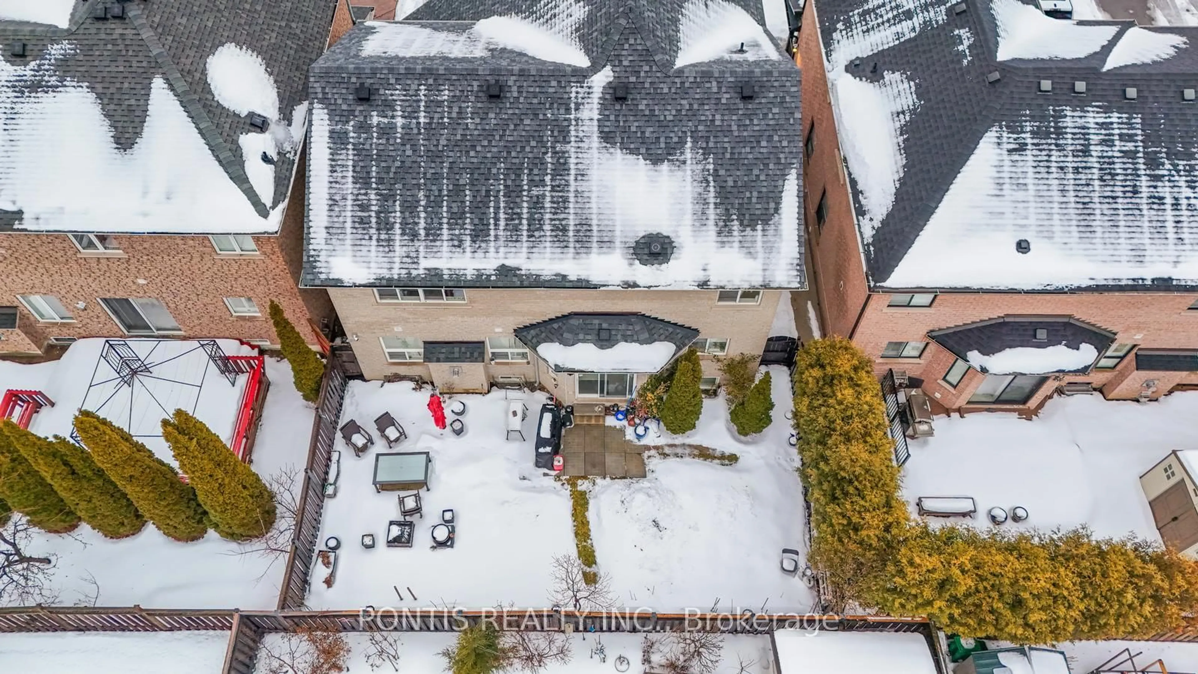 A pic from outside/outdoor area/front of a property/back of a property/a pic from drone, unknown for 48 Sawston Circ, Brampton Ontario L7A 2N7