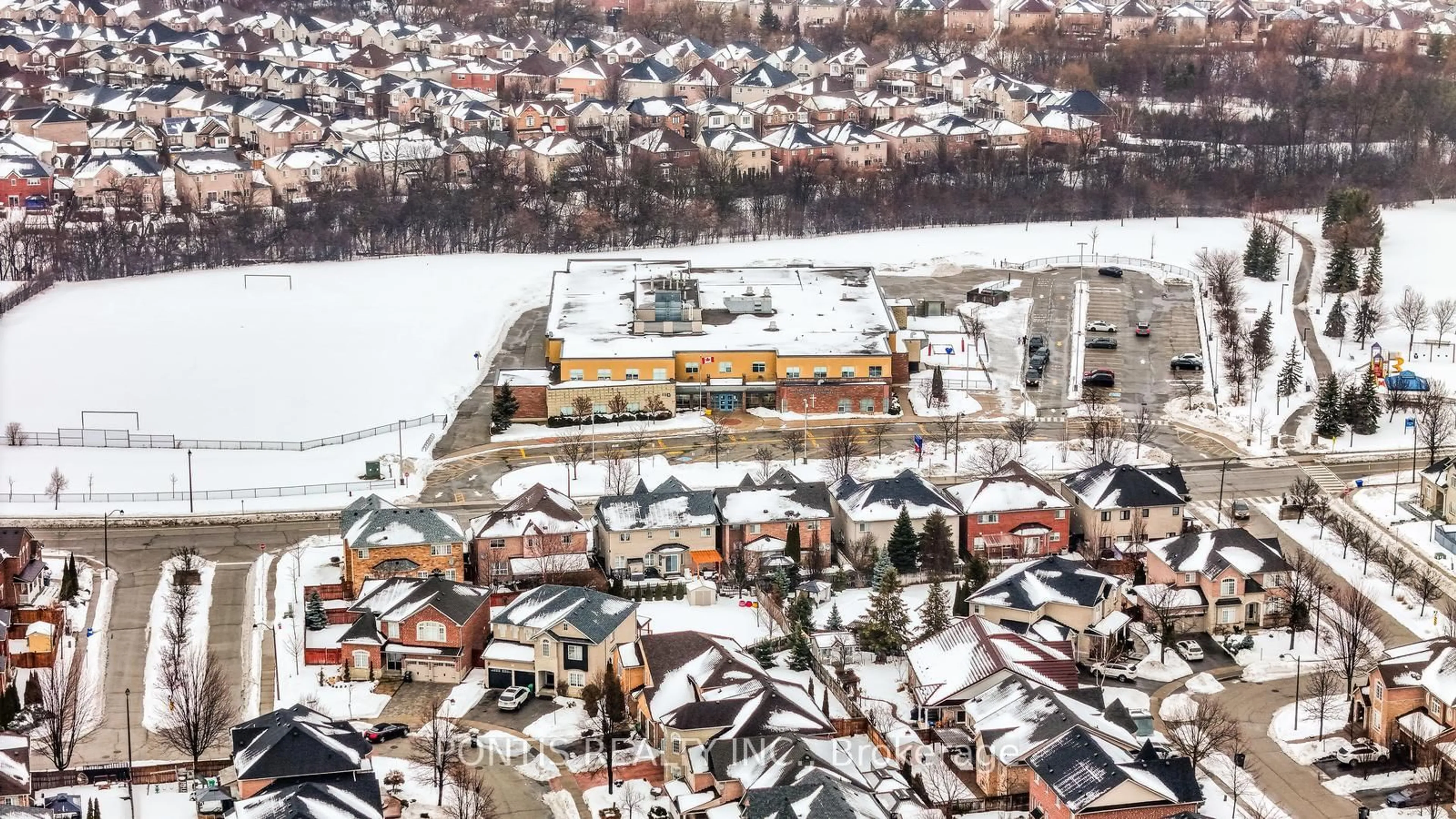 Blurry image for 48 Sawston Circ, Brampton Ontario L7A 2N7