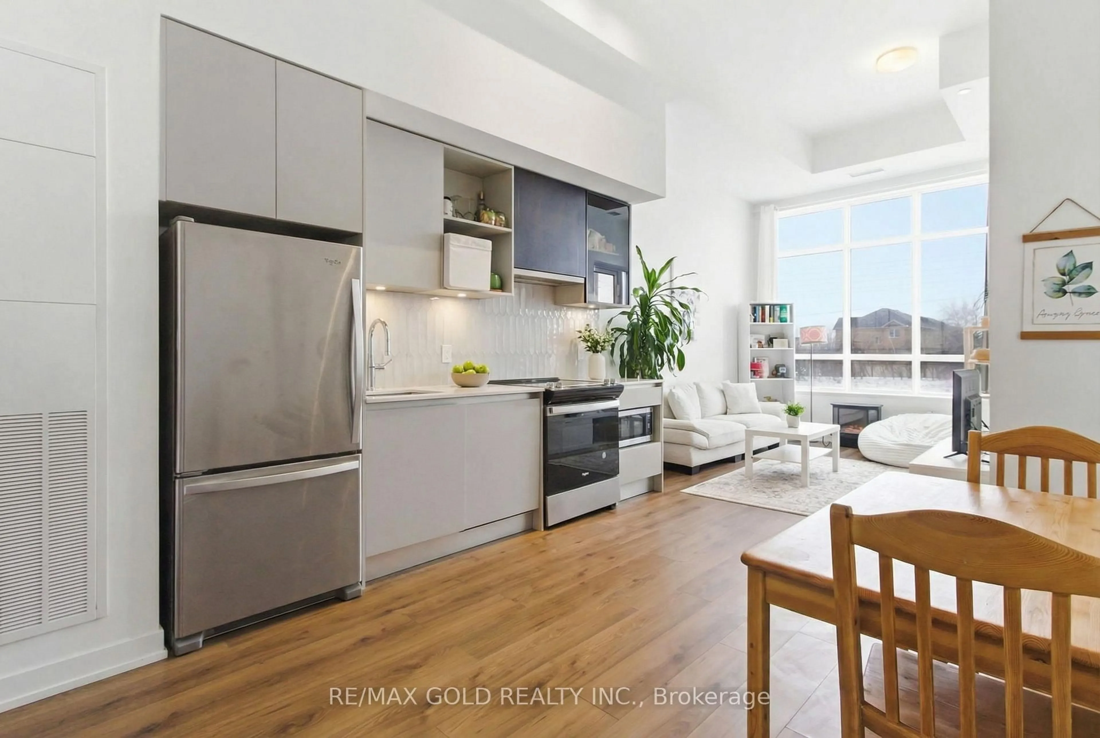 Open concept kitchen, unknown for 395 Dundas St #117, Oakville Ontario L6M 5R8